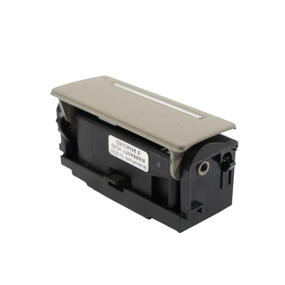 Embelecedor Cenicero Puerta Trasera Gris Platino Izquierdo para Audi S8 D3 con número de pieza 4E0857406E Audi S8 D3 Embelecedor Cenicero Puerta Trasera Gris Platino Izquierdo - SKU 4E0857406E - Número de pieza 4E0857406E