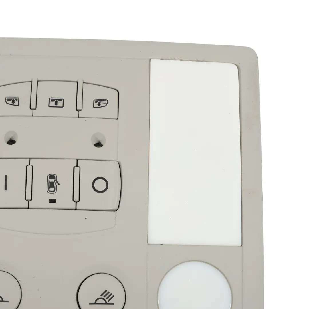 Tylna Lampka Podsufitki Panel Sterowanie Rolet Tył do Audi A8 D3 o numerze 4E0947111AC Audi A8 D3 Tylna Lampka Podsufitki Panel Sterowanie Rolet Tył - SKU 4E0947111AC - Numer Części 4E0947111AC