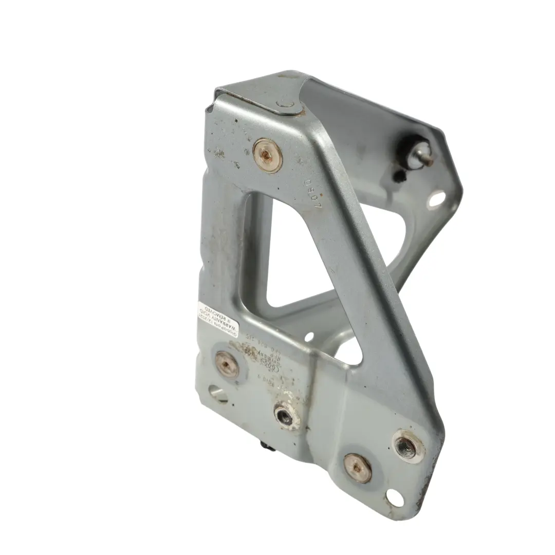 Fender Wing Bracket Mount Front Left Quartz Grey Metallic - Y7G para Audi A6 C6 con número de pieza 4F0821135B-QGR Audi A6 C6 Fender Wing Bracket Mount Front Left Quartz Grey Metallic - Y7G - SKU 4F0821135B-QGR - Número de pieza 4F0821135B-QGR