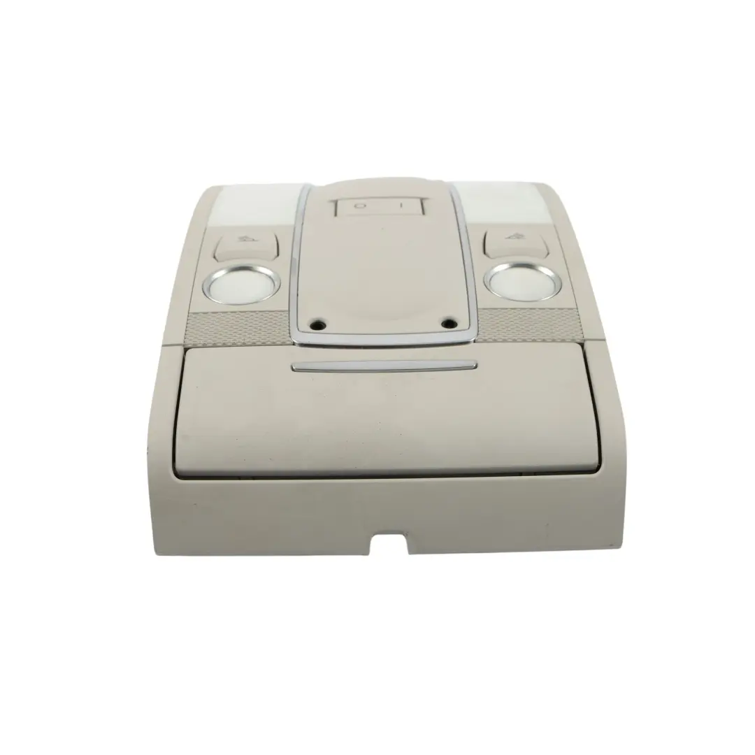 Panel Lampka Podsufitki Oświetlenie Kabiny Szary do Audi A6 C6 o numerze 4F0947135BP Audi A6 C6 Panel Lampka Podsufitki Oświetlenie Kabiny Szary - SKU 4F0947135BP-1 - Numer Części 4F0947135BP