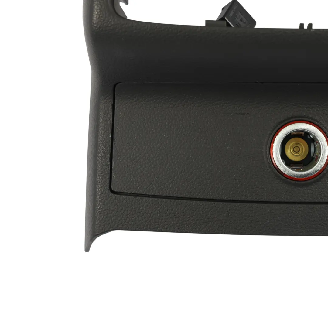 Rivestimento Per Cornice Console Centrale Posteriore Nero per Audi A6 C7 con numero di parte 4G0919180A Audi A6 C7 Rivestimento Per Cornice Console Centrale Posteriore Nero - SKU 4G0919180A-1 - Numero di parte 4G0919180A