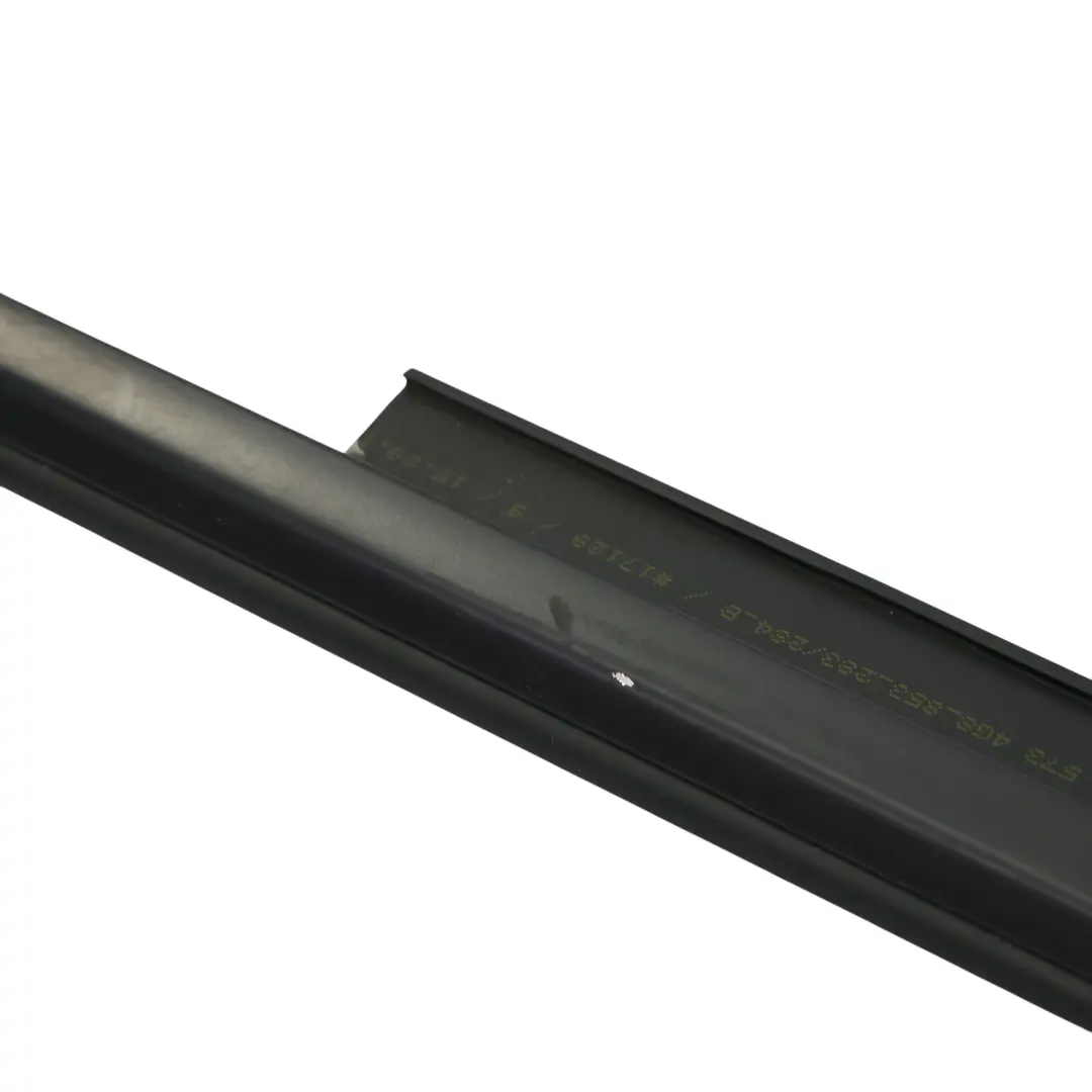 Porta Anteriore Finestra Esterna Striscia Meteo Sinistra per Audi A7 4G con numero di parte 4G8853283D Audi A7 4G Porta Anteriore Finestra Esterna Striscia Meteo Sinistra - SKU 4G8853283D - Numero di parte 4G8853283D