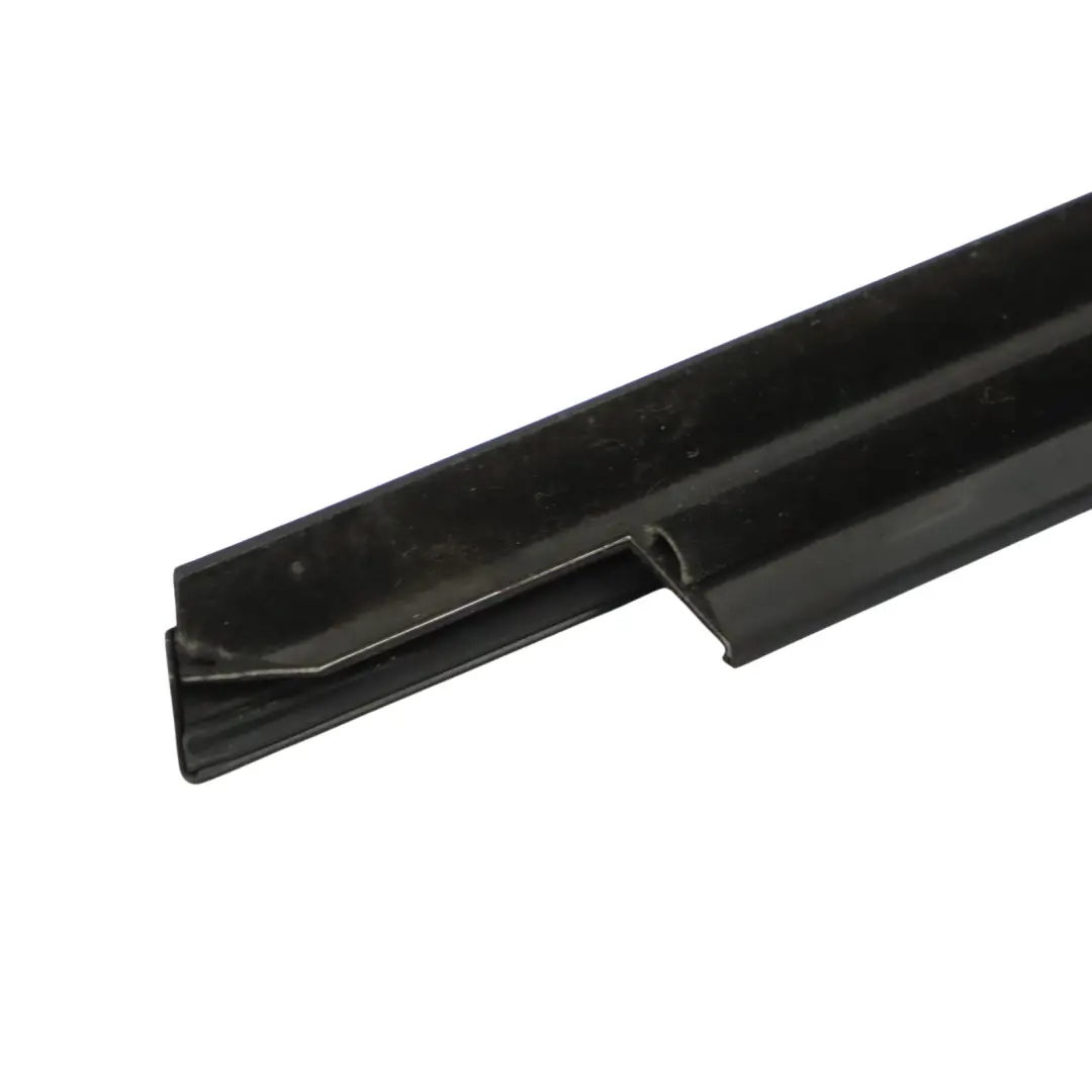 Burlete Puerta Ventana Embellecedor Trasero Izquierdo para Audi A7 C7 con número de pieza 4G8853763D Audi A7 C7 Burlete Puerta Ventana Embellecedor Trasero Izquierdo - SKU 4G8853763D - Número de pieza 4G8853763D