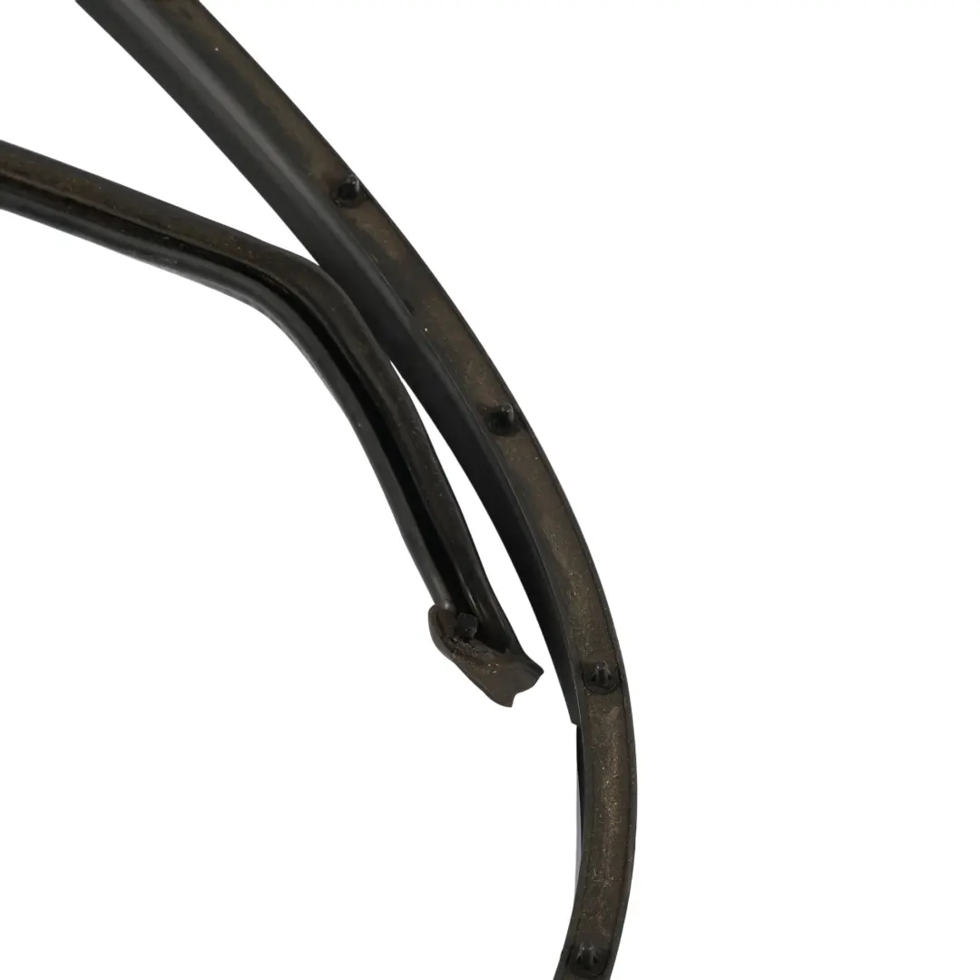 Puerta Delantera Junta De Goma Exterior Inferior Izquierda para Audi A8 D4 con número de pieza 4H0837717B Audi A8 D4 Puerta Delantera Junta De Goma Exterior Inferior Izquierda - SKU 4H0837717B - Número de pieza 4H0837717B