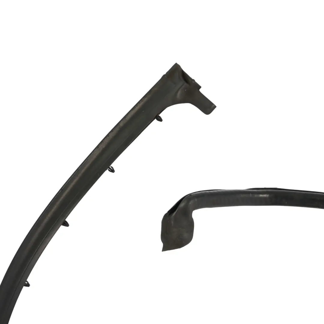 Porta Anteriore Guarnizione Gomma Esterna Sinistra per Audi A8 D4 con numero di parte 4H0837717B Audi A8 D4 Porta Anteriore Guarnizione Gomma Esterna Sinistra - SKU 4H0837717B - Numero di parte 4H0837717B