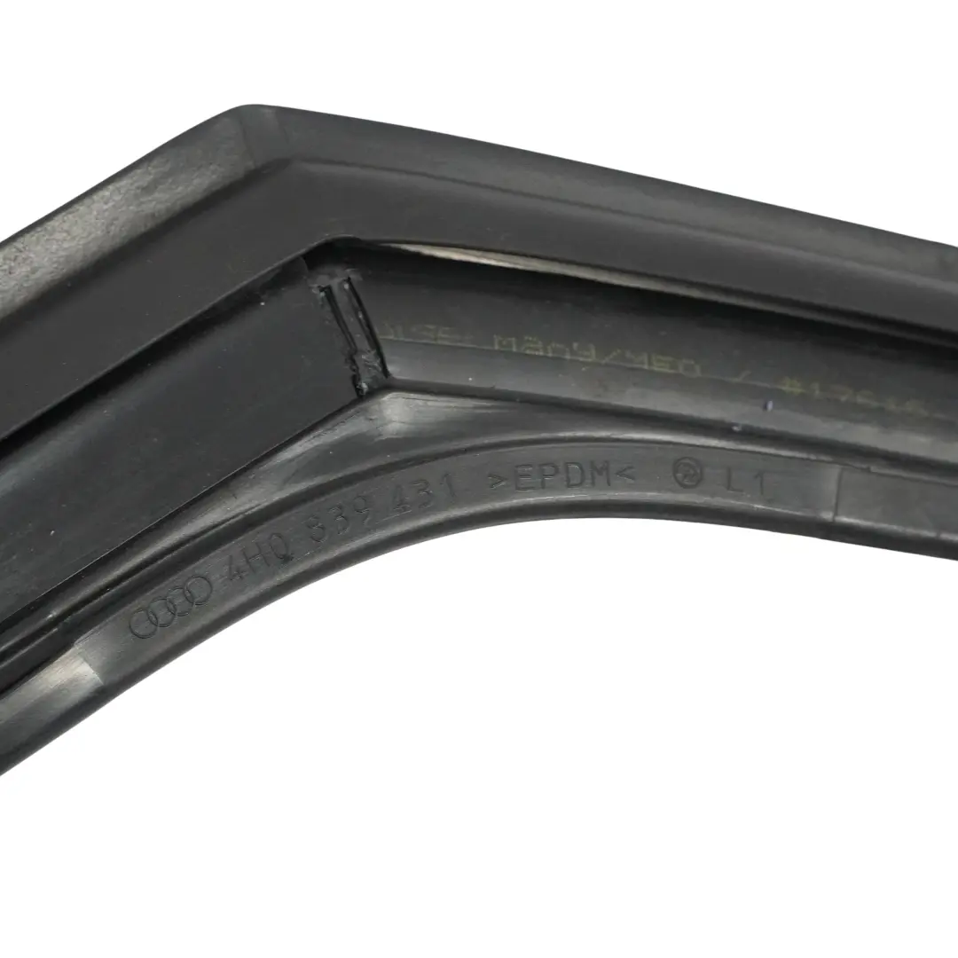 Heckscheibe Türführung Dichtung Kanal Links 4H0839431 für Audi A8 D4 mit Teilenummer 4H0839431B Audi A8 D4 Heckscheibe Türführung Dichtung Kanal Links 4H0839431 - SKU 4H0839431B - Teilenummer 4H0839431B