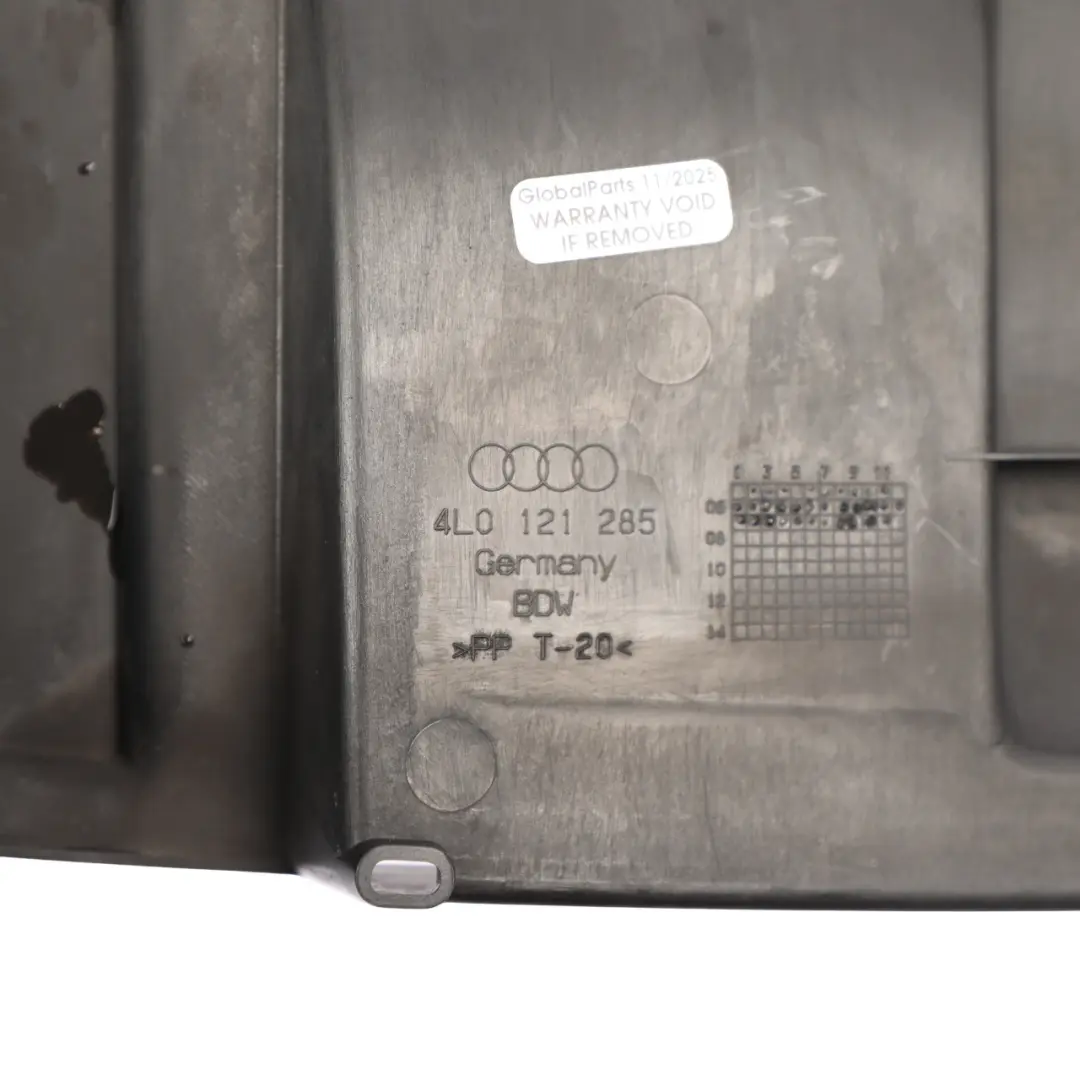 Guide cooler Duct Top Radiator Panel Cover Trim to Audi Q7 4L Air with Part number 4L0121285 Audi Q7 4L Air Guide cooler Duct Top Radiator Panel Cover Trim - SKU 4L0121285 - Part number 4L0121285