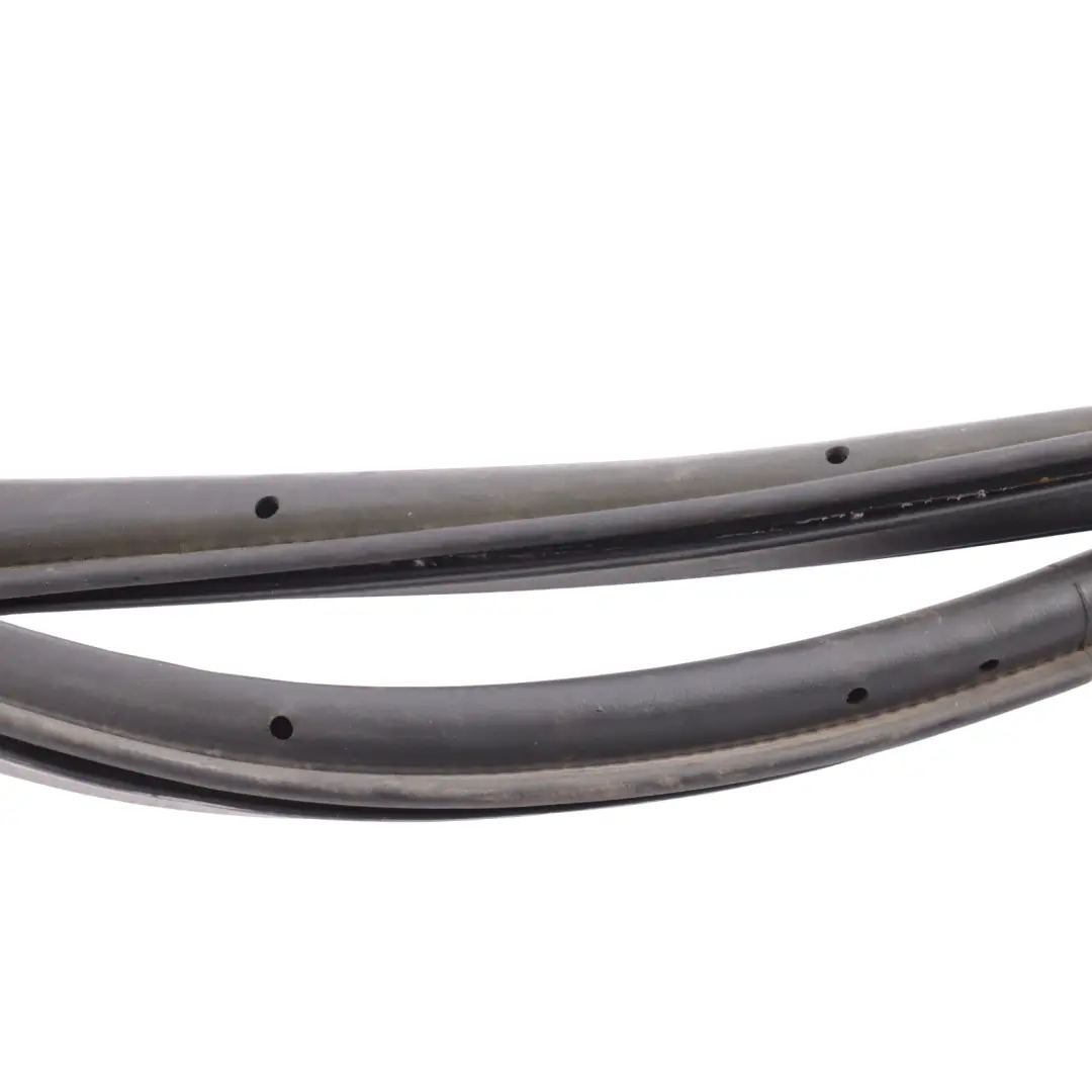 Boot Trunk Tailgate Sealing Rubber Gasket Seal to Audi Q7 4L with Part number 4L0827705D Audi Q7 4L Boot Trunk Tailgate Sealing Rubber Gasket Seal - SKU 4L0827705D - Part number 4L0827705D