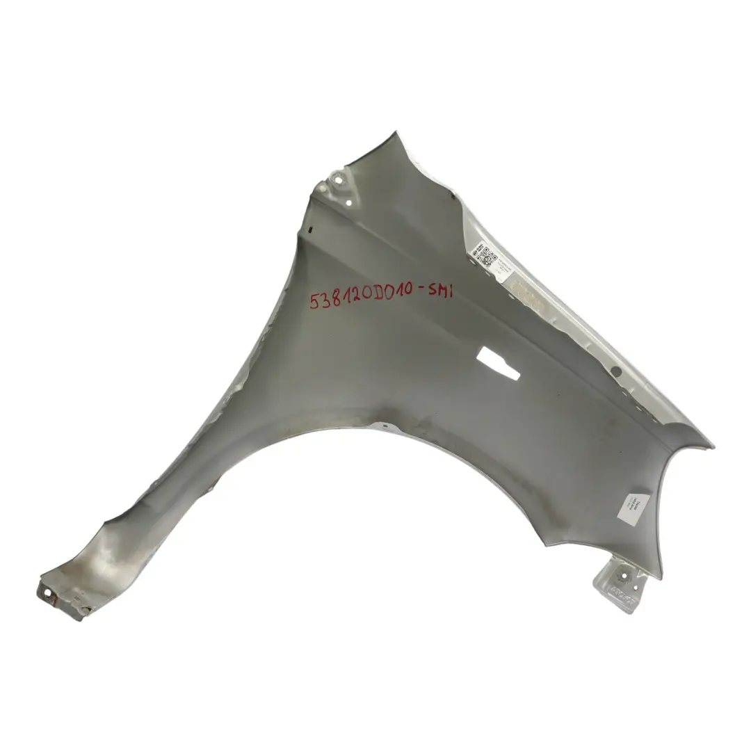 Pannello Laterale Anteriore Sinistro Parafango Silver Mica 1E7 per Toyota Yaris 1 con numero di parte 538120D010 Toyota Yaris 1 Pannello Laterale Anteriore Sinistro Parafango Silver Mica 1E7 - SKU 538120D010-SMI - Numero di parte 538120D010