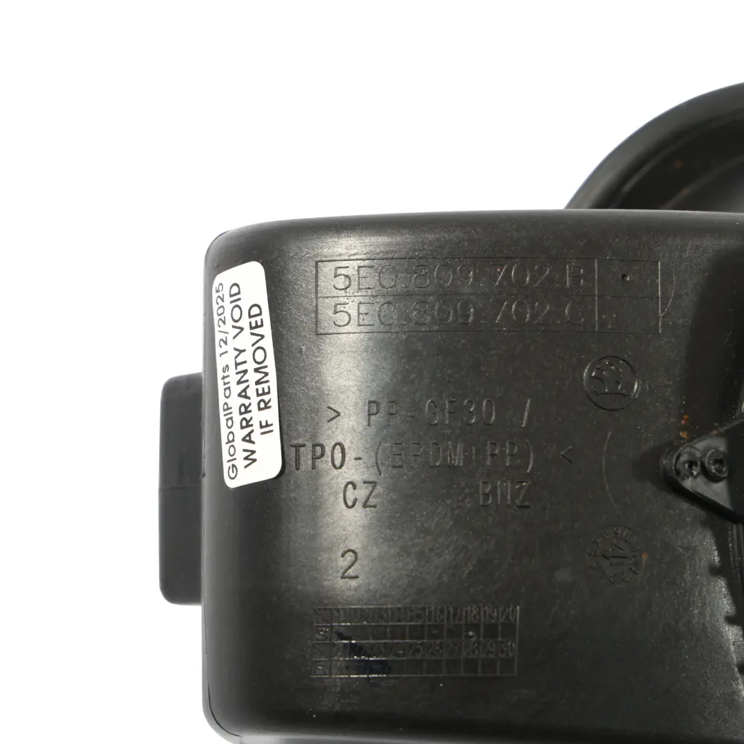 Skoda Octavia Mk3 5E Capuchon Réservoir Carburant Couvercle Volet - SKU 5E0809702B - Numéro de pièce 5E0809702B