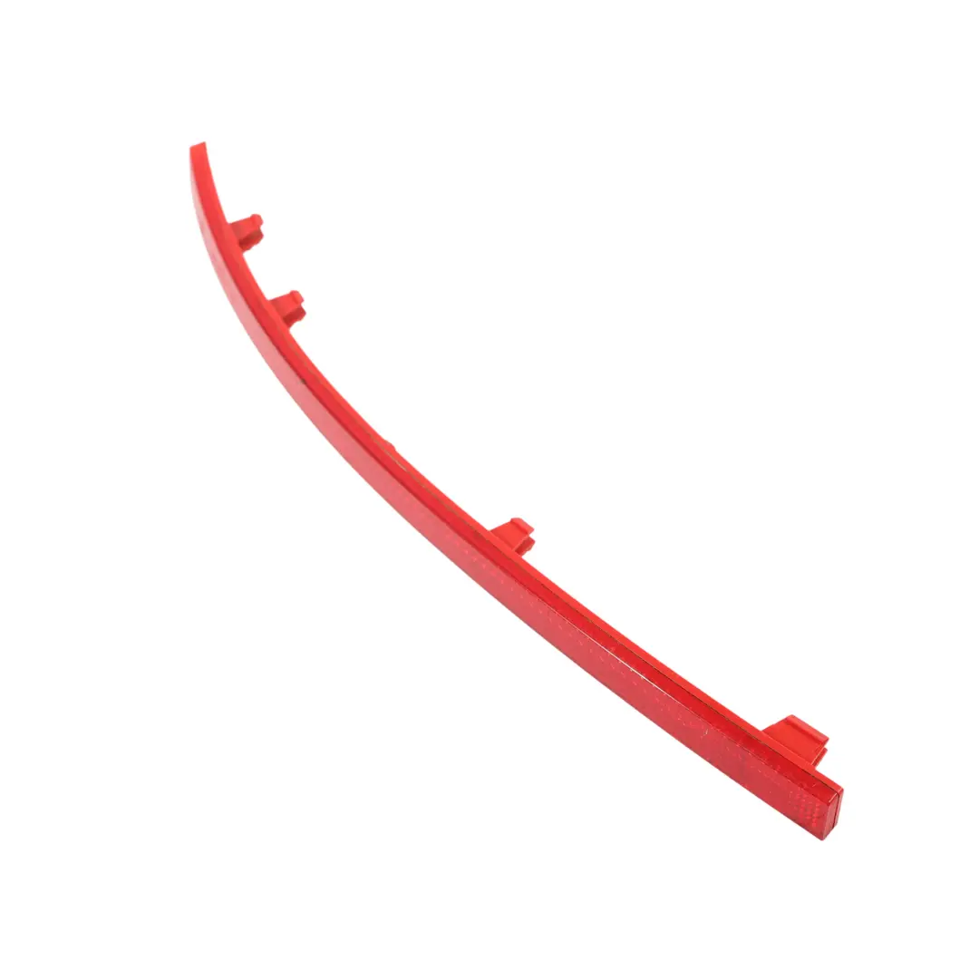 Riflettore Paraurti Posteriore Destro per Skoda Octavia 5E con numero di parte 5E0945106A Skoda Octavia 5E Riflettore Paraurti Posteriore Destro - SKU 5E0945106A - Numero di parte 5E0945106A