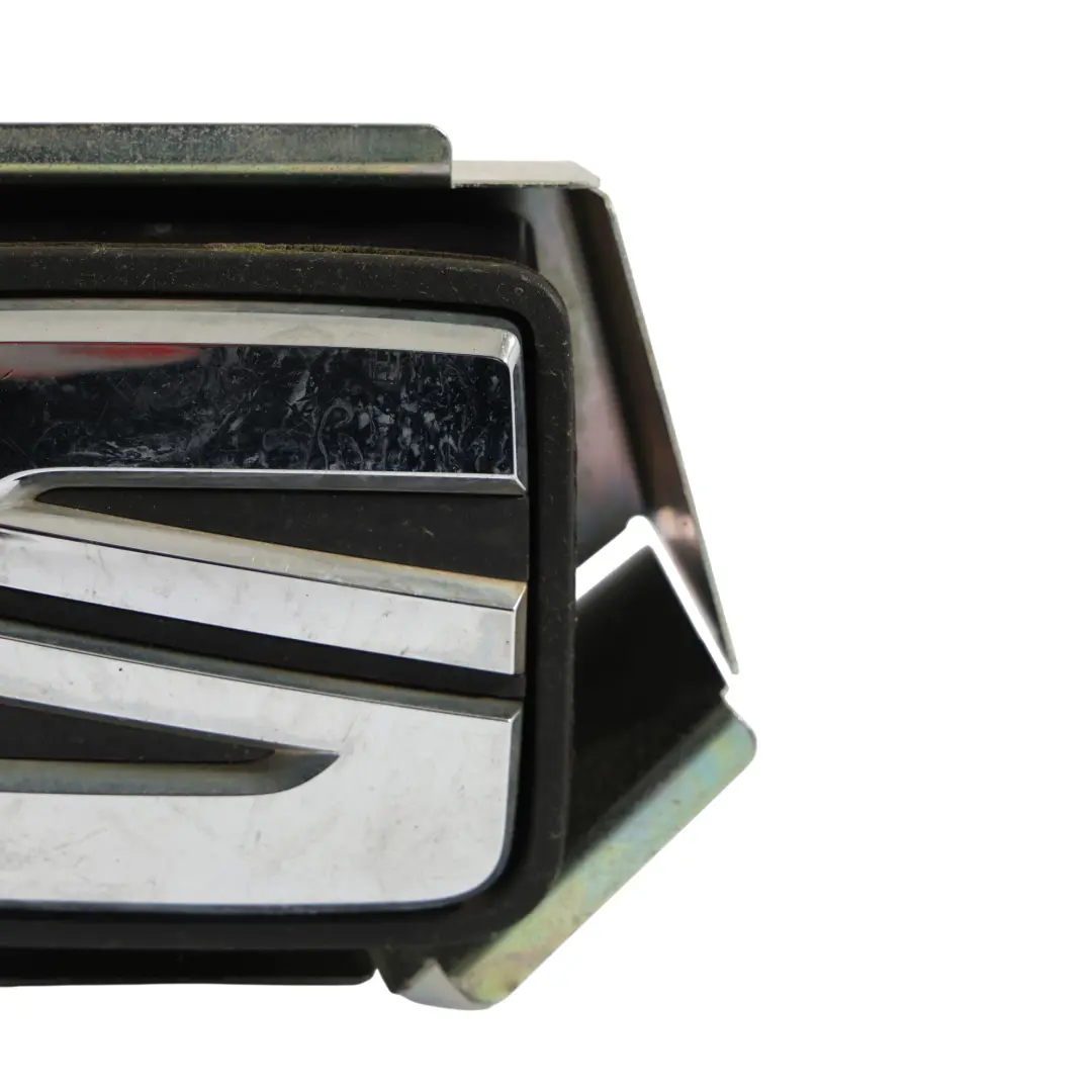 Seat Leon Mk3 5F Klamka Przełącznik Klapy Bagażnika Emblemat - SKU 5F0827565A - Numer Części 5F0827565A