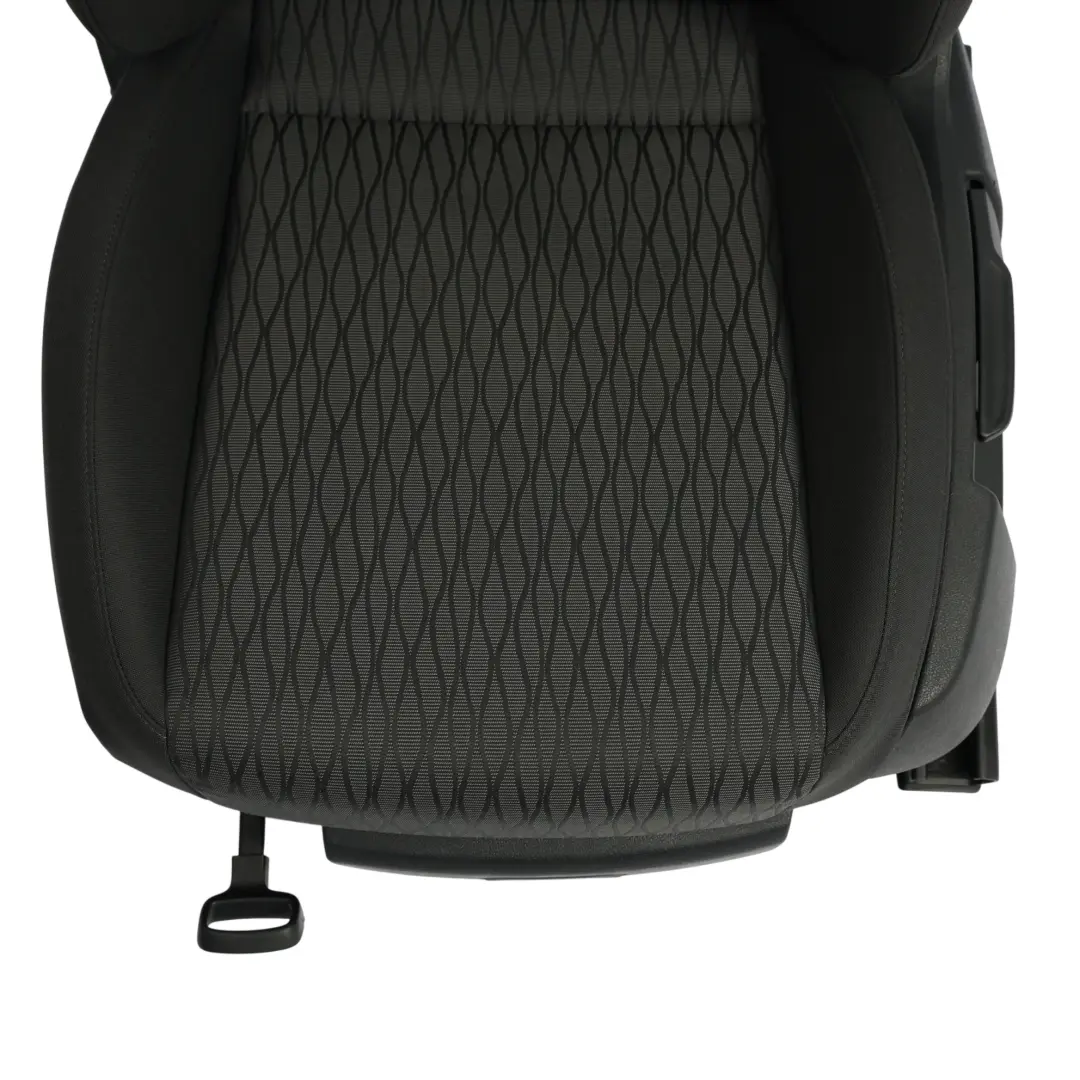 Mk3 5F Fotel Przedni Lewy Przód Materiałowy Czarny Antracyt do Seat Leon o numerze 5F0881805EF Seat Leon Mk3 5F Fotel Przedni Lewy Przód Materiałowy Czarny Antracyt - SKU 5F0881805EF-1 - Numer Części 5F0881805EF