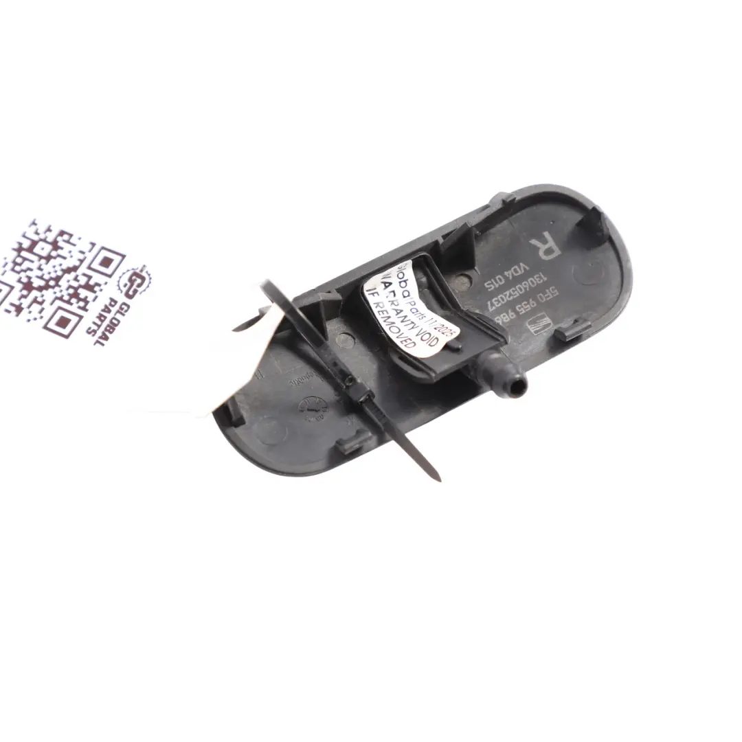MK3 5F Getto Spruzzatore Liquido Lavavetri Anteriore Destro per Seat Leon con numero di parte 5F0955986 Seat Leon MK3 5F Getto Spruzzatore Liquido Lavavetri Anteriore Destro - SKU 5F0955986 - Numero di parte 5F0955986