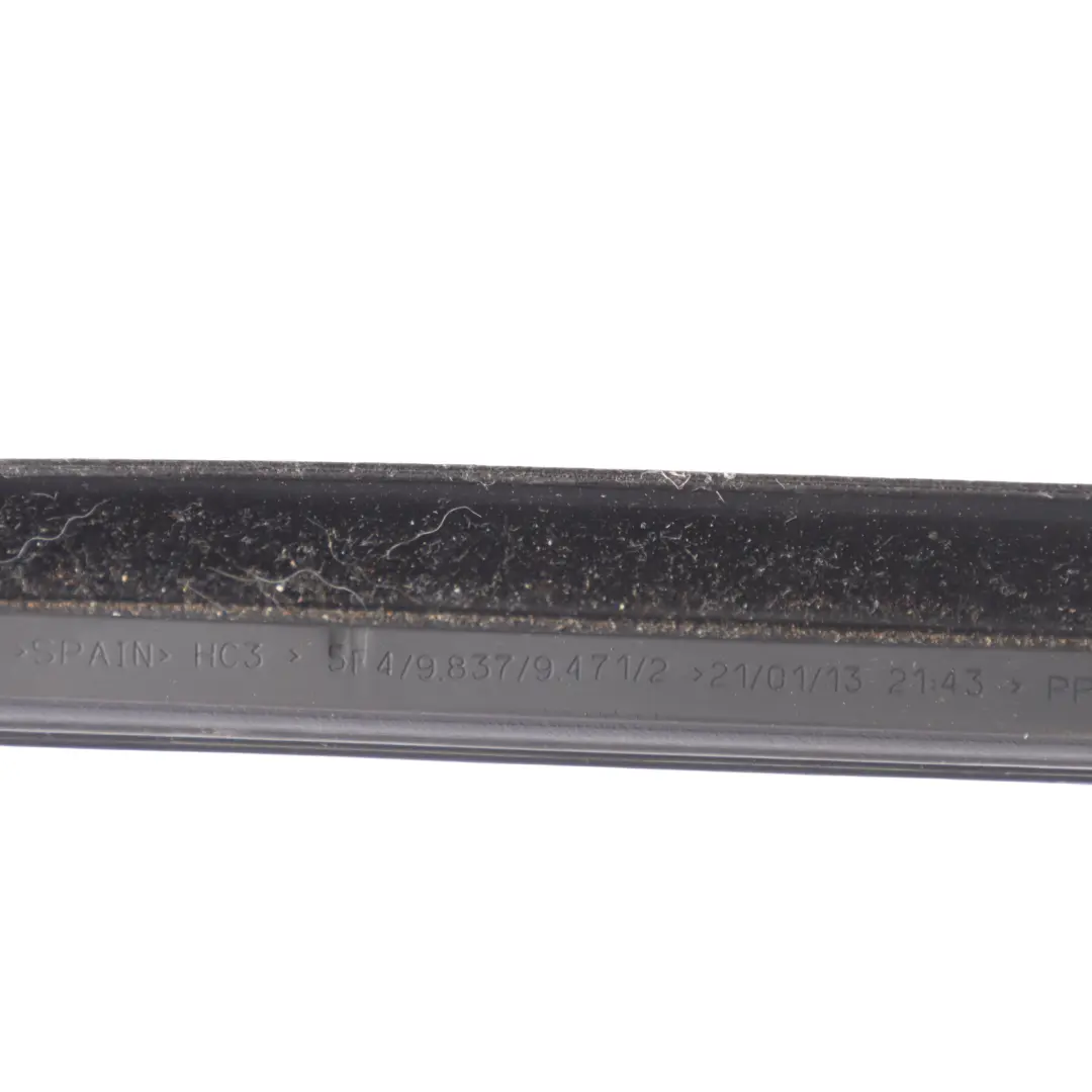 Mk3 5F Inner Window Seal Strip Rear Right O/S Door to Seat Leon with Part number 5F4839472 Seat Leon Mk3 5F Inner Window Seal Strip Rear Right O/S Door - SKU 5F4839472 - Part number 5F4839472