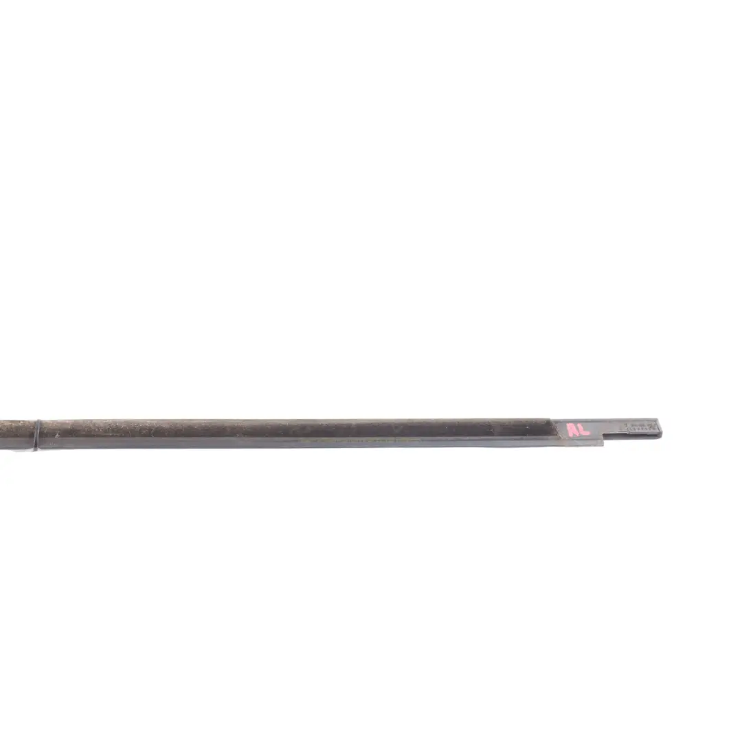 Mk3 5F Uszczelka Zewnętrzna Szyby Lewy Tył do Seat Leon o numerze 5F4839477B Seat Leon Mk3 5F Uszczelka Zewnętrzna Szyby Lewy Tył - SKU 5F4839477B - Numer Części 5F4839477B