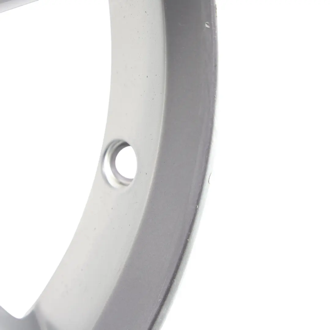 Alufelge Silber 16" 6.5J ET:46 Sternspeiche für Volkswagen Golf Mk7 mit Teilenummer 5G0601025BP Volkswagen Golf Mk7 Alufelge Silber 16" 6.5J ET:46 Sternspeiche - SKU 5G0601025BP-1 - Teilenummer 5G0601025BP