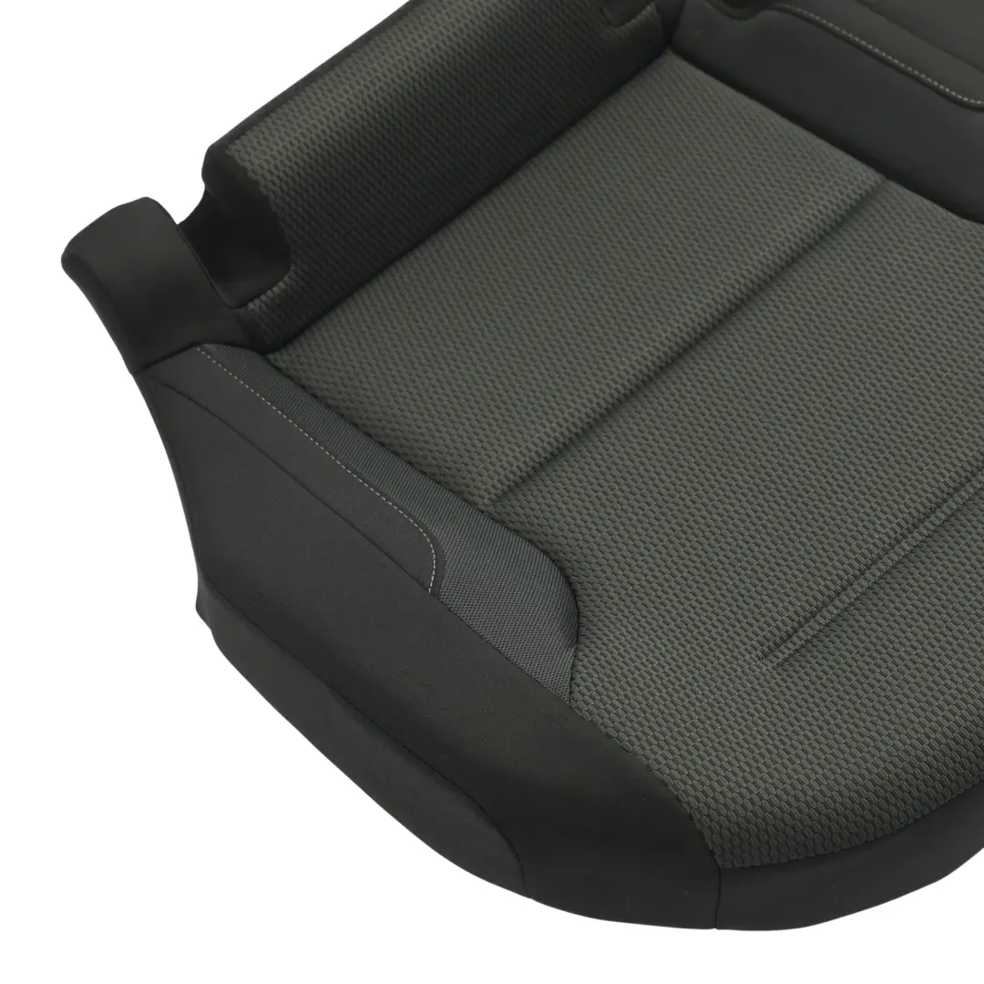 Divano Con Base Inferiore Posteriore Tessuto Titan Black Swing per VW Golf 7 con numero di parte 5G0885405ED VW Golf 7 Divano Con Base Inferiore Posteriore Tessuto Titan Black Swing - SKU 5G0885405ED - Numero di parte 5G0885405ED