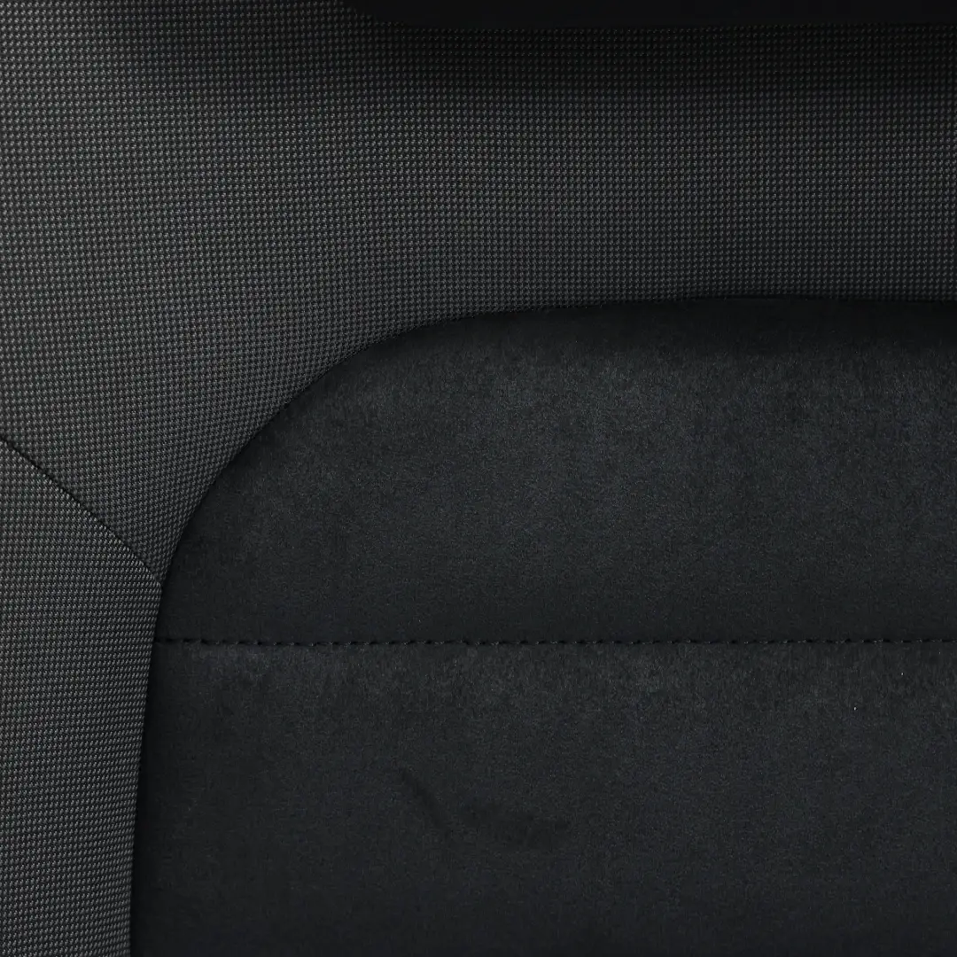 Rücksitz Lehne Abdeckung Alcantara Quartize Rechts für VW Golf Mk7 mit Teilenummer 5G0885806KM VW Golf Mk7 Rücksitz Lehne Abdeckung Alcantara Quartize Rechts - SKU 5G0885806KM - Teilenummer 5G0885806KM