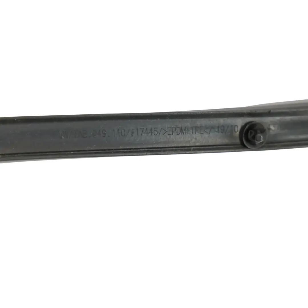 VW Golf 7 Junta Exterior Inferior De Puerta Delantera Derecha 3D - SKU 5G3837676A - Número de pieza 5G3837676A