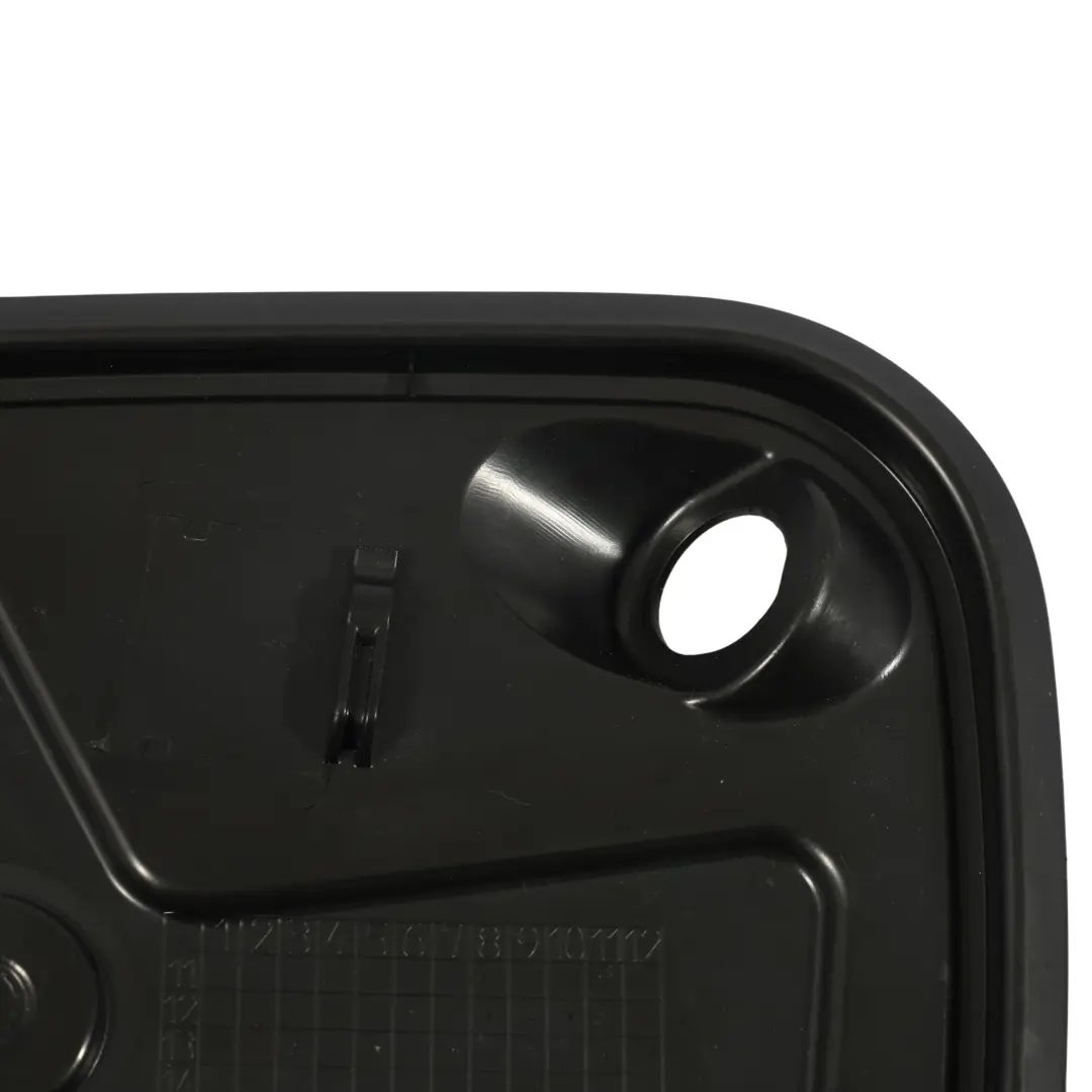 Panel Separador Puerta Delantera Derecha Forro para Volkswagen Golf 7 con número de pieza 5G3837916D Volkswagen Golf 7 Panel Separador Puerta Delantera Derecha Forro - SKU 5G3837916D - Número de pieza 5G3837916D