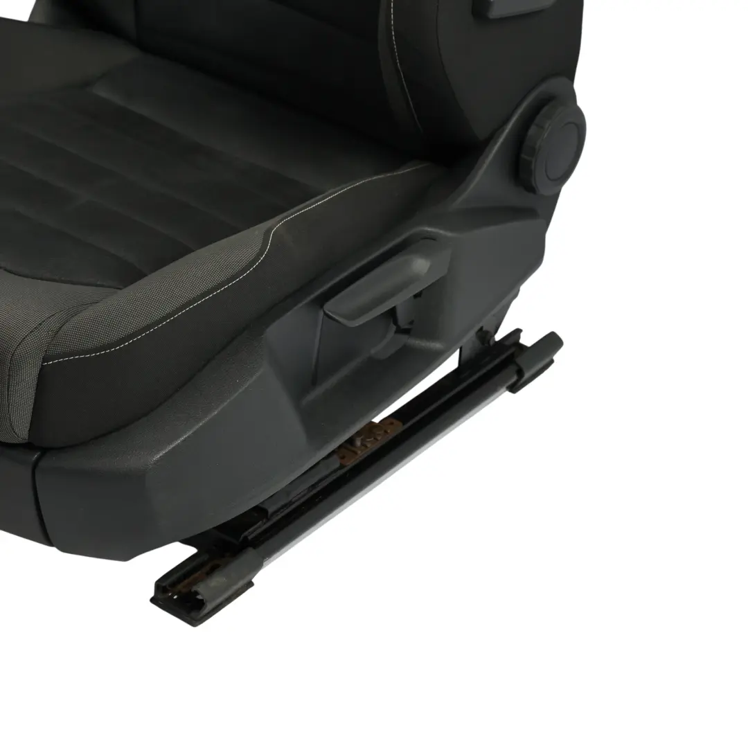 3Dr Sedile Anteriore Sinistro Alcantara Nero Quarzo Scuro per Volkswagen Golf Mk7 con numero di parte 5G3881805CC Volkswagen Golf Mk7 3Dr Sedile Anteriore Sinistro Alcantara Nero Quarzo Scuro - SKU 5G3881805CC-1 - Numero di parte 5G3881805CC