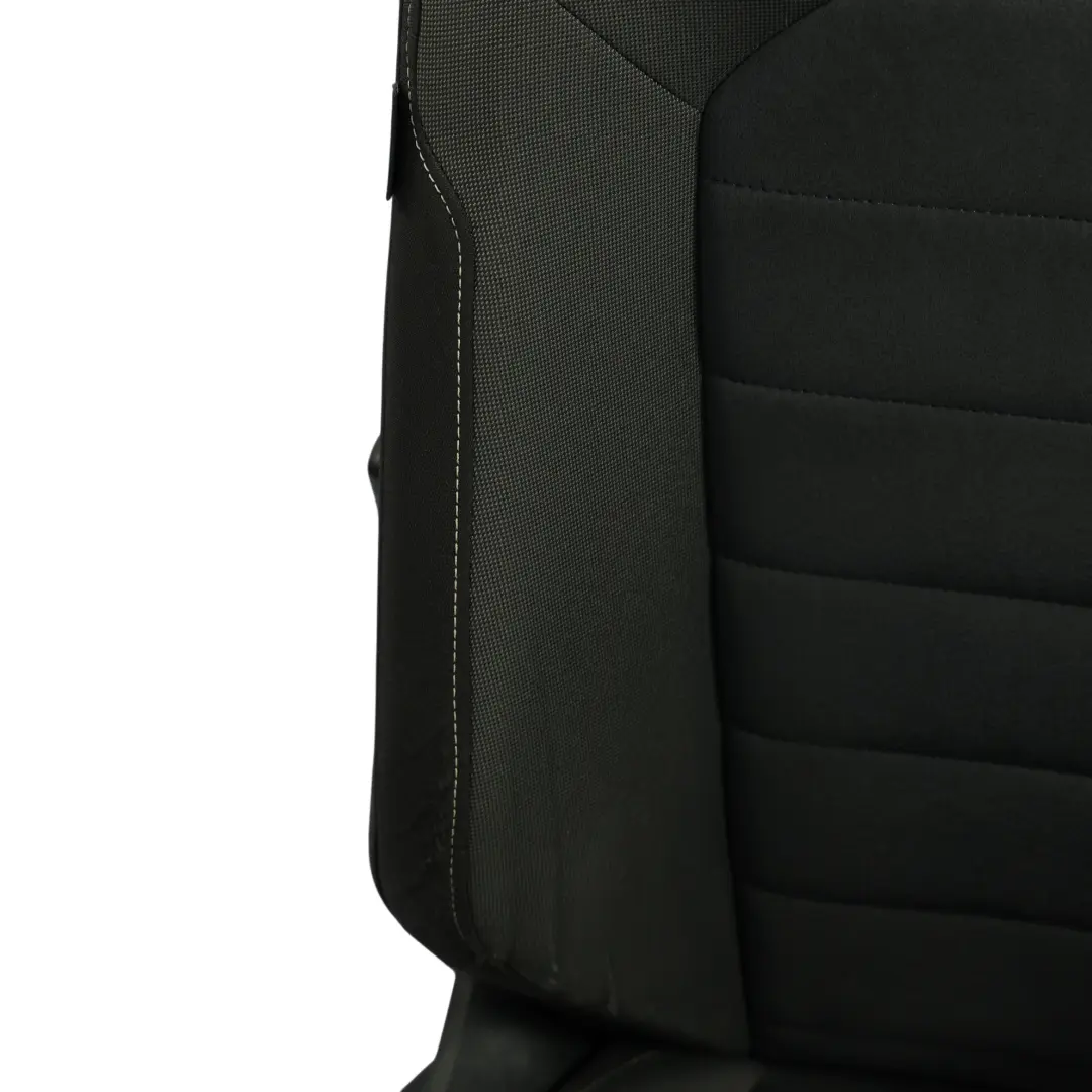 3Dr Sedile Anteriore Destro Metà Alcantara Nero Quarzo Scuro per Volkswagen Golf Mk7 con numero di parte 5G3881806CB Volkswagen Golf Mk7 3Dr Sedile Anteriore Destro Metà Alcantara Nero Quarzo Scuro - SKU 5G3881806CB-1 - Numero di parte 5G3881806CB