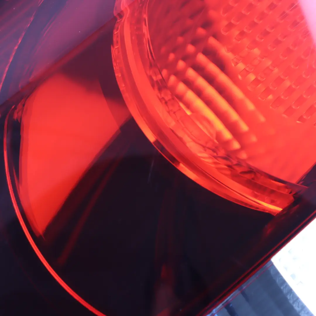 Mk6 5K Rear Tailgate Light Lamp Outer Left N/S to VW Volkswagen Golf with Part number 5K0945095M VW Volkswagen Golf Mk6 5K Rear Tailgate Light Lamp Outer Left N/S - SKU 5K0945095M - Part number 5K0945095M