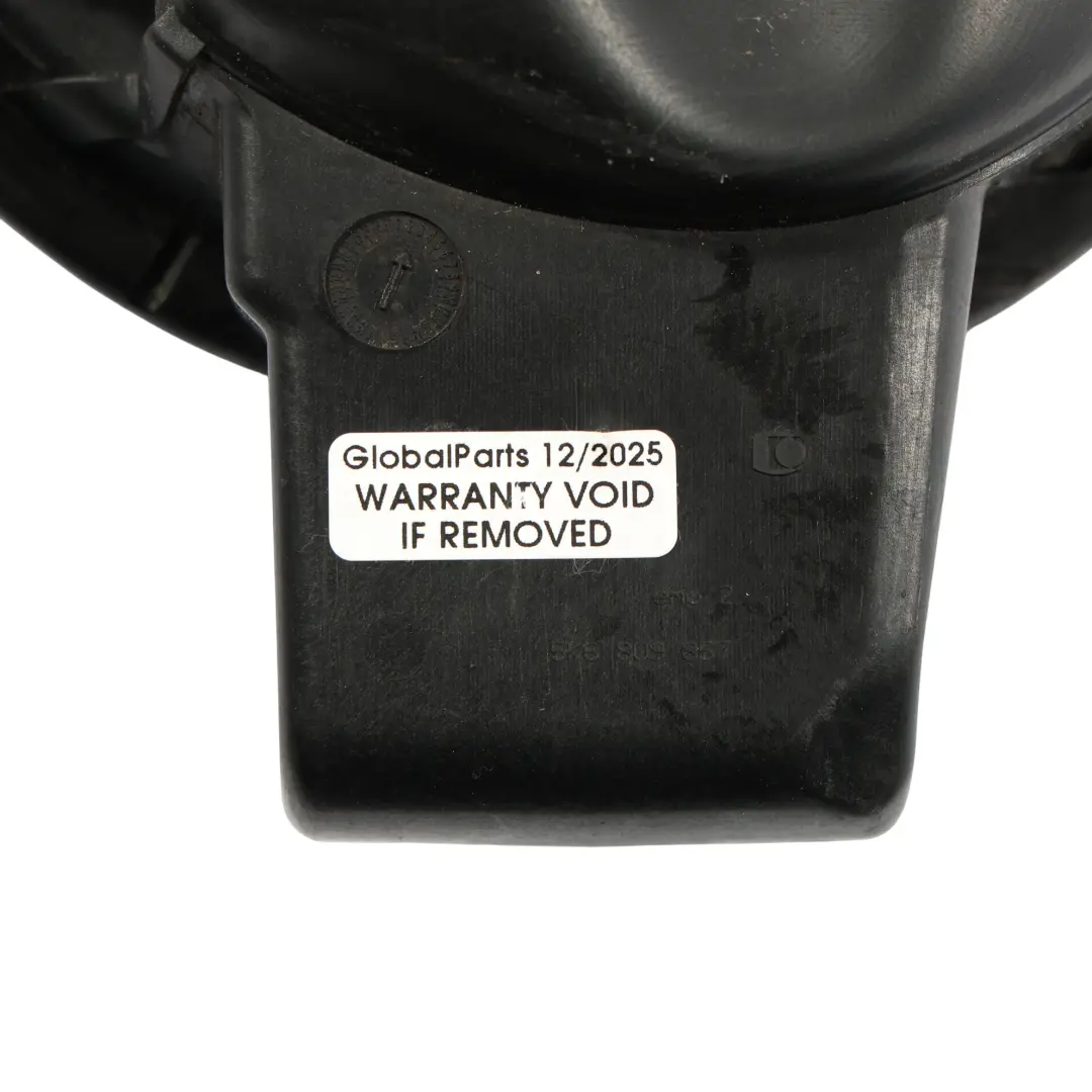 Volkswagen VW Golf Mk6 1K Pokrywa Klapka Wlewu Paliwa Szara - A7T - SKU 5K6809857C-UGR - Numer Części 5K6809857C