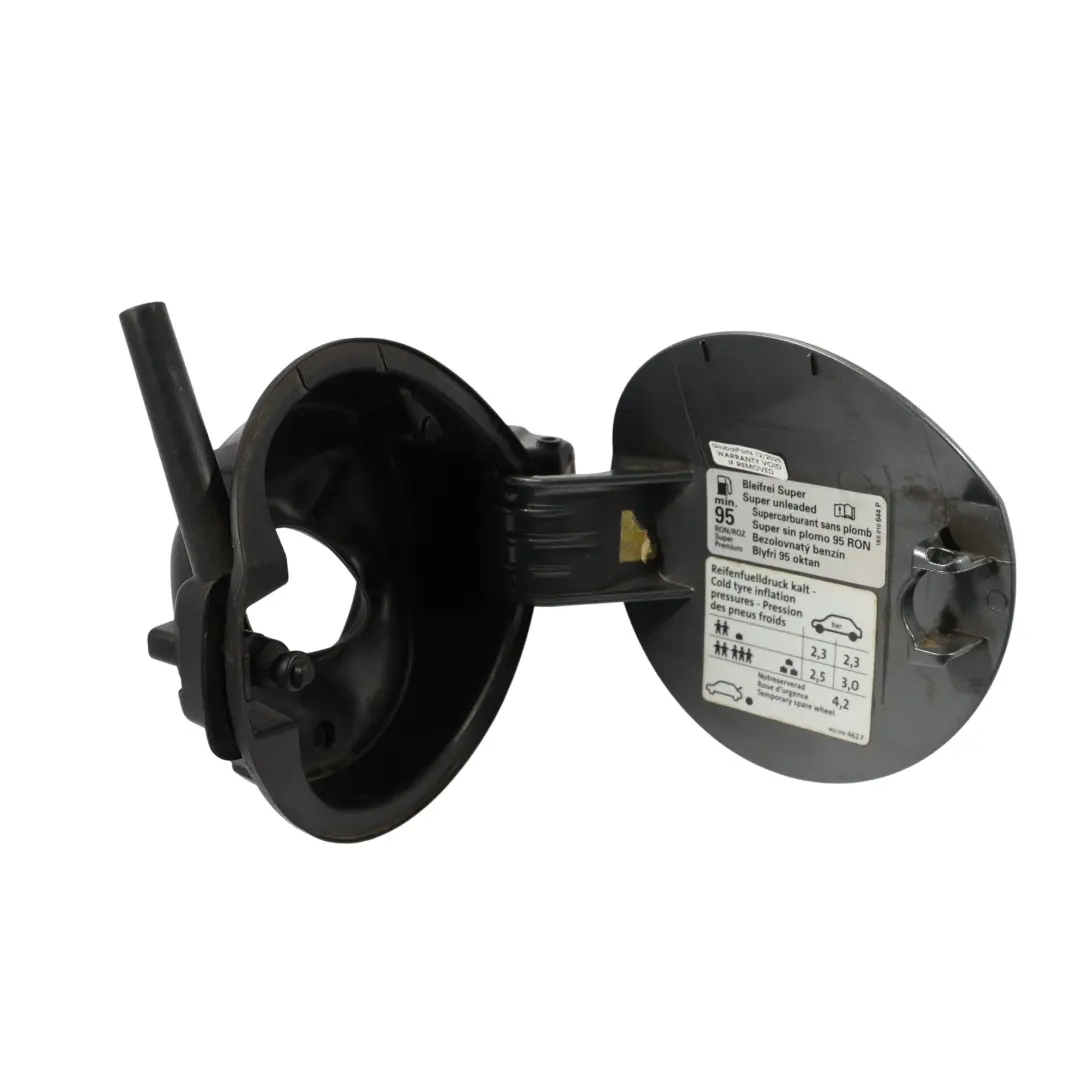 Volkswagen VW Golf Mk6 1K Cubierta Tapa Depósito Combustible United Grey - A7T - SKU 5K6809857C-UGR - Número de pieza 5K6809857C