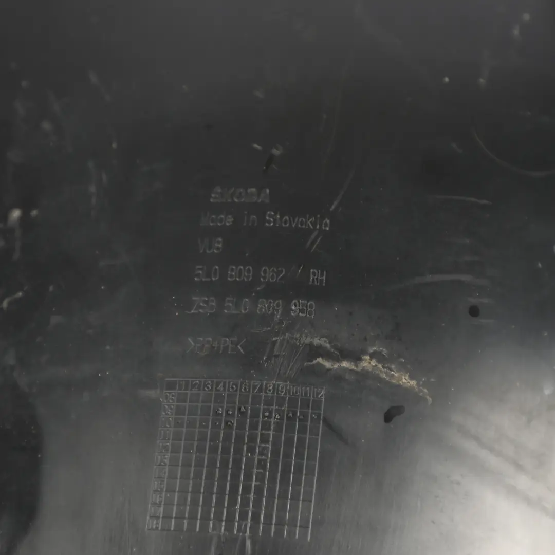 Arch Liner Splash Guard Front Right O/S to Skoda Yeti 5L Wheel with Part number 5L0809962 Skoda Yeti 5L Wheel Arch Liner Splash Guard Front Right O/S - SKU 5L0809962 - Part number 5L0809962