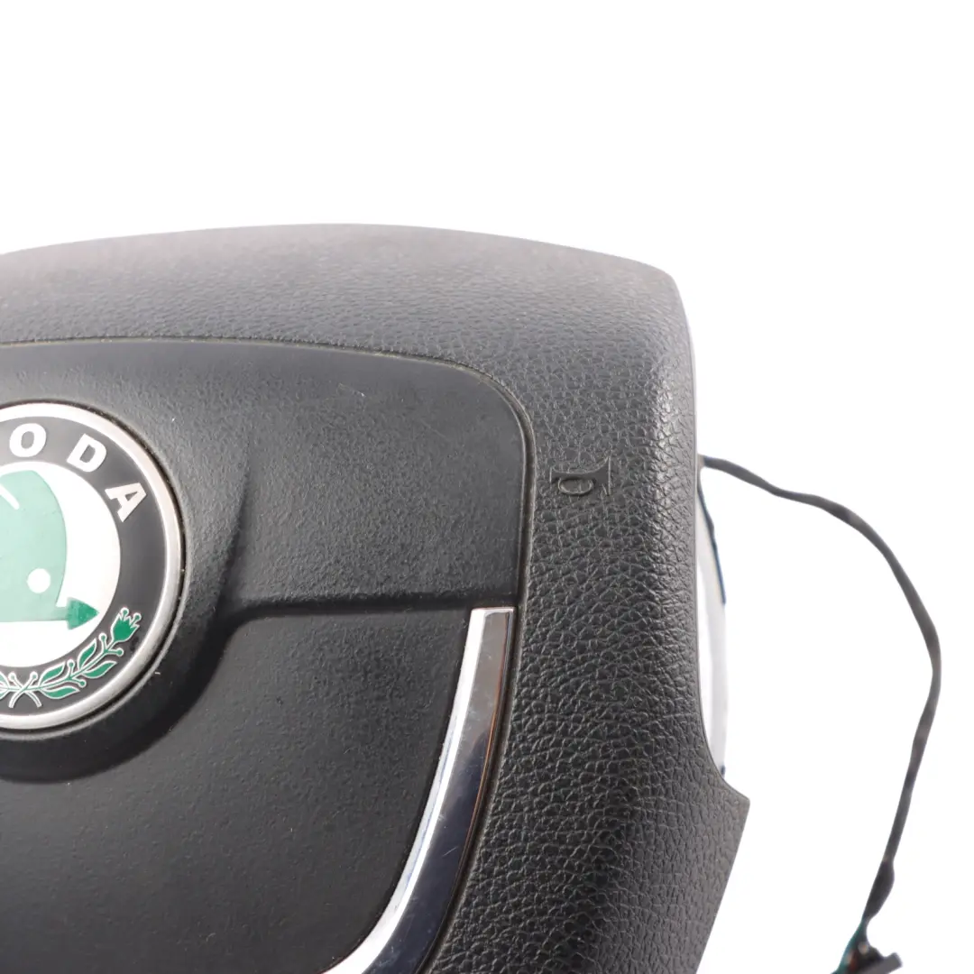 Steering Wheel Air Module Driver's Side to Skoda Yeti 5L with Part number 5L0880201F Skoda Yeti 5L Steering Wheel Air Module Driver's Side - SKU 5L0880201F - Part number 5L0880201F