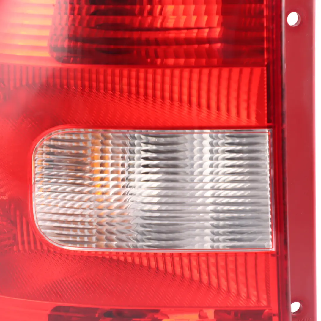 Skoda Yeti 5L Feu Arrière Gauche Extérieur Côté Conducteur - SKU 5L0945111 - Numéro de pièce 5L0945111