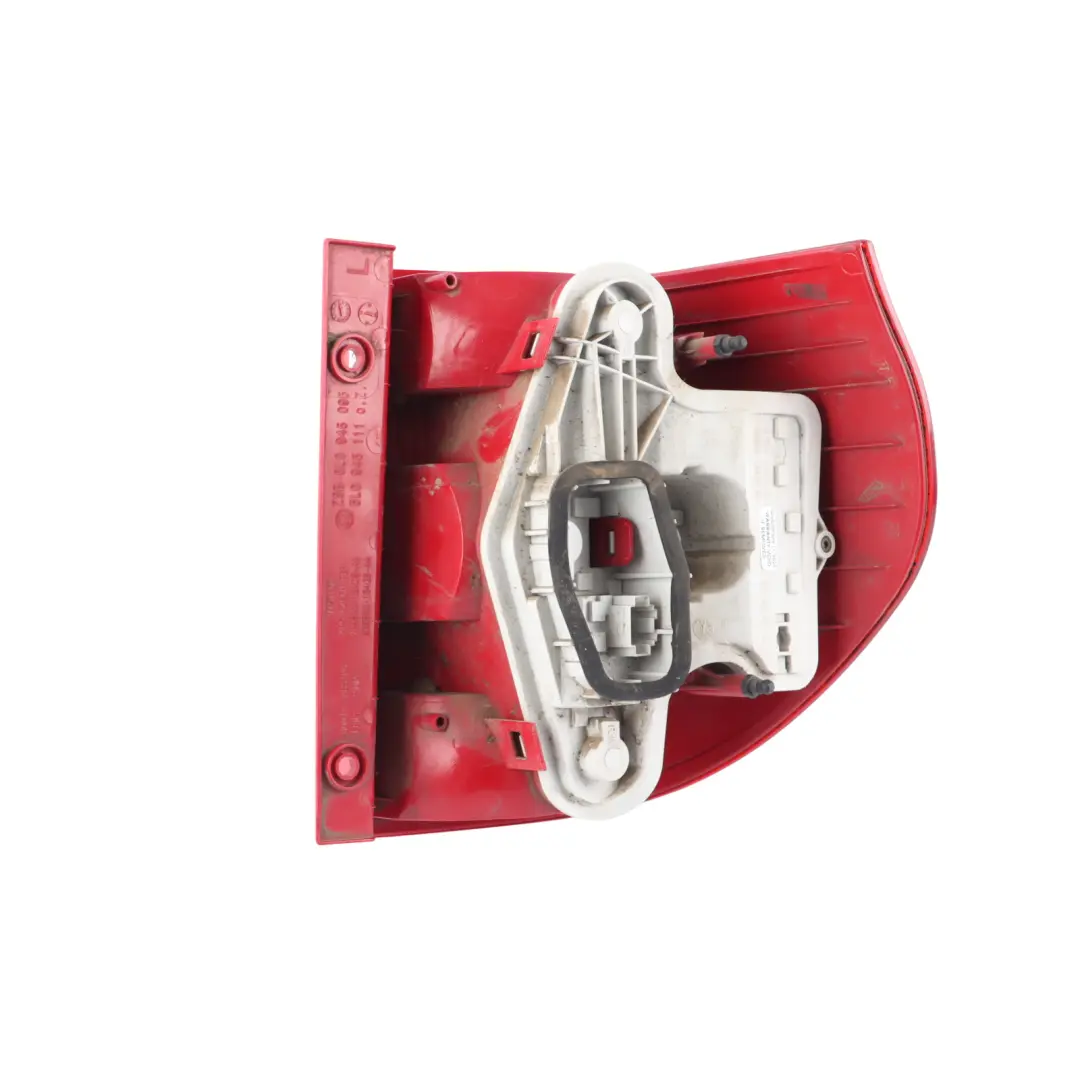 Rücklicht Lampe Außen Links für Skoda Yeti 5L mit Teilenummer 5L0945111 Skoda Yeti 5L Rücklicht Lampe Außen Links - SKU 5L0945111 - Teilenummer 5L0945111