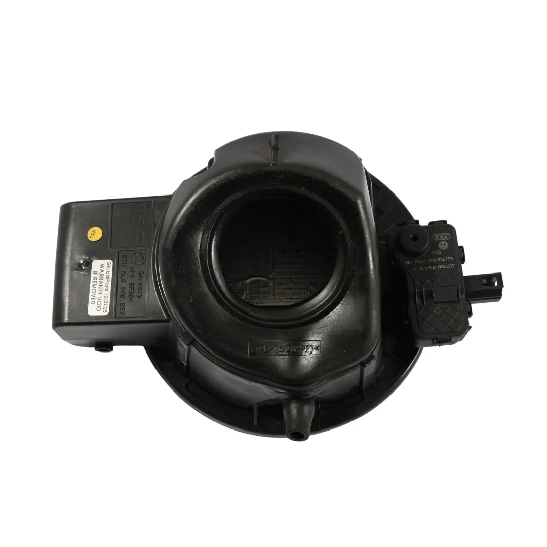 Skoda Yeti 5L Fuel Filler Tank Cap Cover Flap Black Magic Pearl - F9R - SKU 5L6809857-BMA - Part number 5L6809857