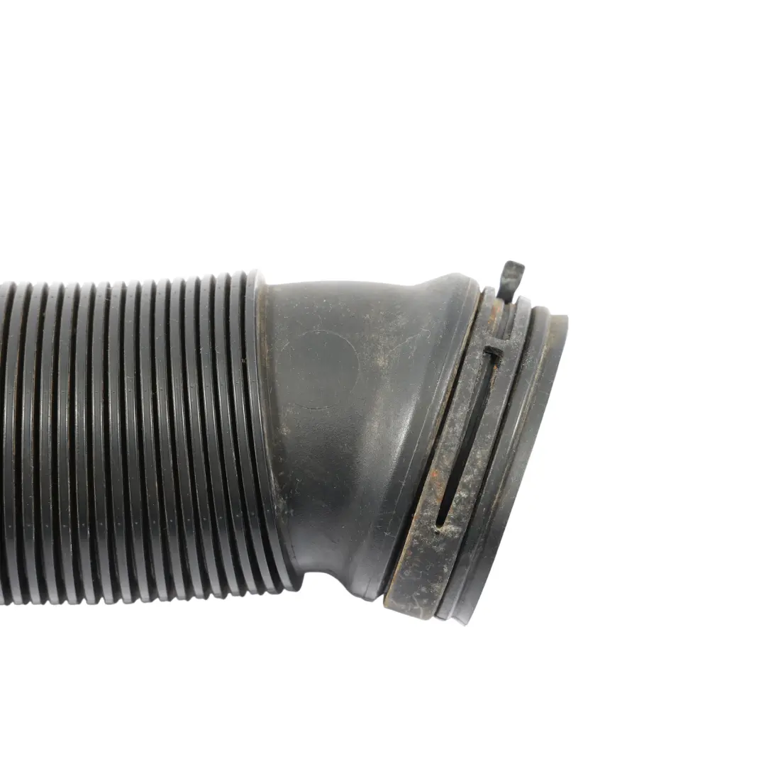 Conduit Guidage Admission Air Essence pour Audi Q3 8U 2.0 TFSI à propos du numéro de pièce 5N0129684B Audi Q3 8U 2.0 TFSI Conduit Guidage Admission Air Essence - SKU 5N0129684B - Numéro de pièce 5N0129684B