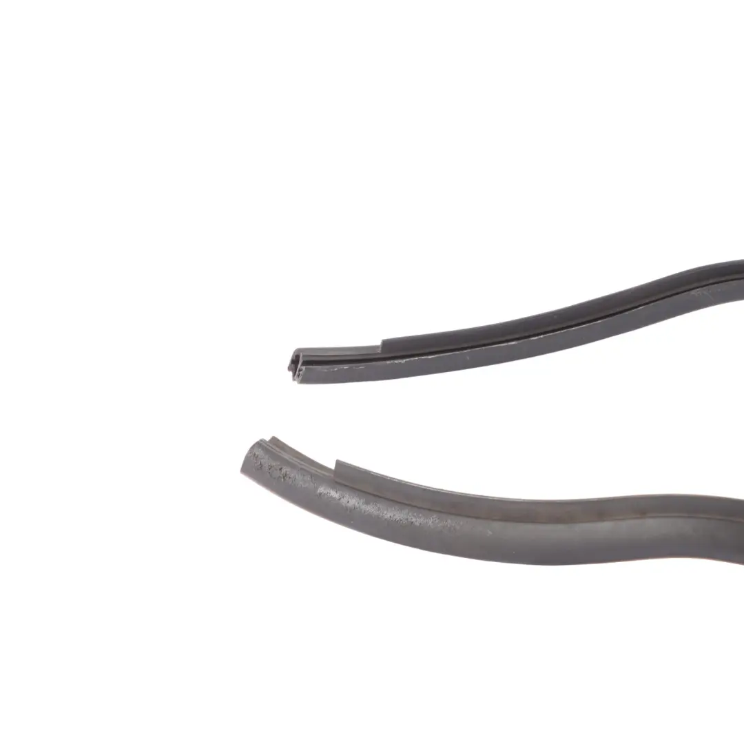 1P Mk2 Water Box Scuttle Panel Seal Gasket Rubber to Seat Leon with Part number 5P0819142 Seat Leon 1P Mk2 Water Box Scuttle Panel Seal Gasket Rubber - SKU 5P0819142 - Part number 5P0819142