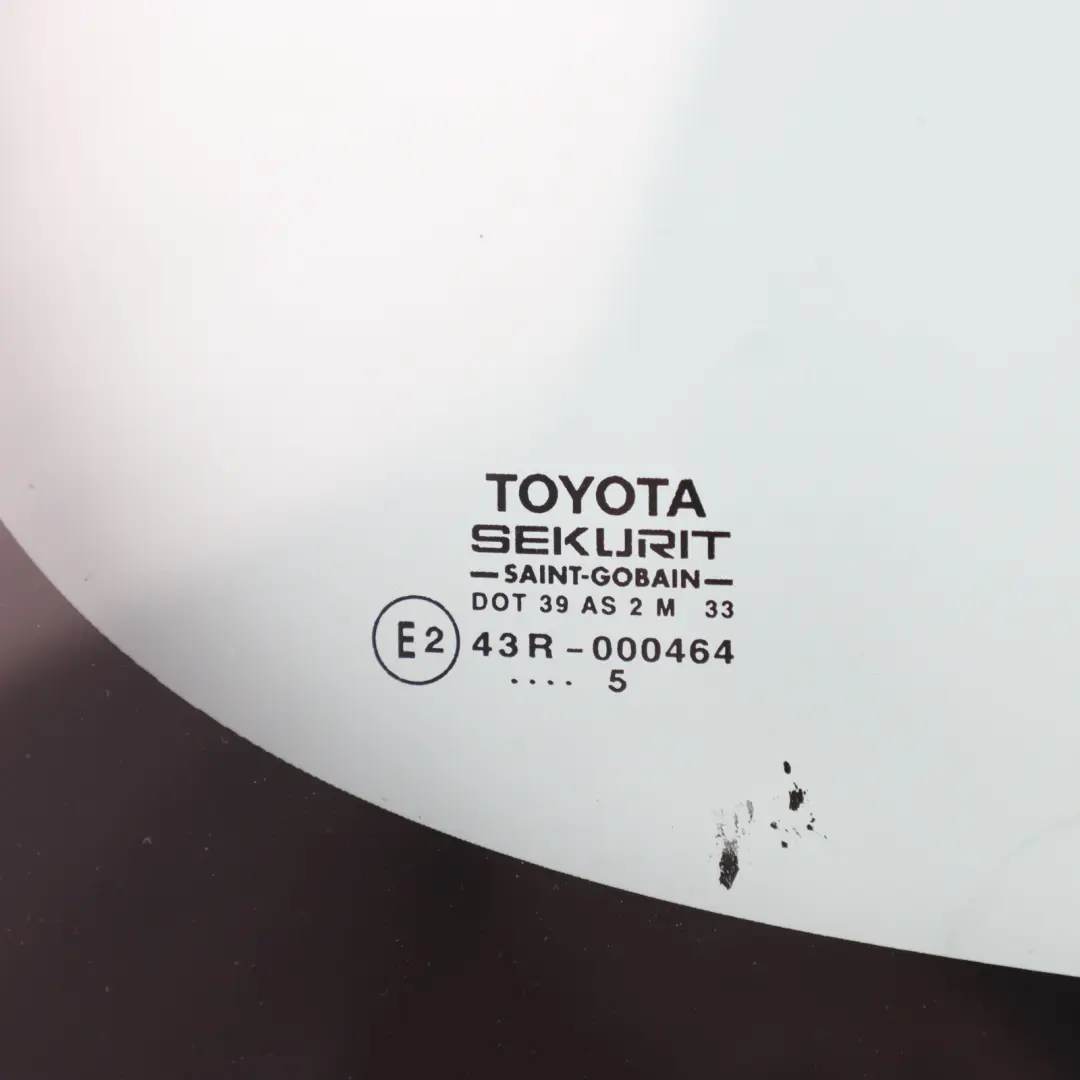 Mk1 Rear Side Window Quarter Glass Green Right O/S to Toyota Yaris with Part number 627110D010 Toyota Yaris Mk1 Rear Side Window Quarter Glass Green Right O/S - SKU 627110D010 - Part number 627110D010