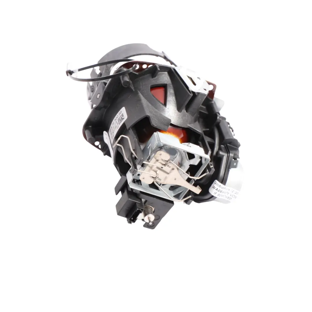 Soczewka Reflektora Lampy 655.72.500.00 do BMW E93 o numerze 6557250000 BMW E93 Soczewka Reflektora Lampy 655.72.500.00 - SKU 6557250000 - Numer Części 6557250000