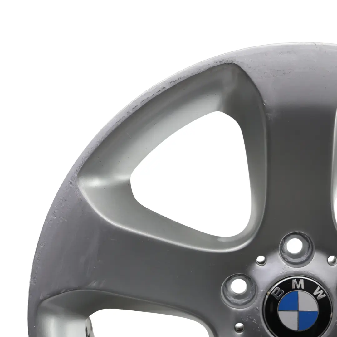 Llanta Trasera De Aleación Plateada 19" 10J ET:45 Styling 132 para BMW X5 E53 con número de pieza 6761932 BMW X5 E53 Llanta Trasera De Aleación Plateada 19" 10J ET:45 Styling 132 - SKU 6761932-2 - Número de pieza 6761932