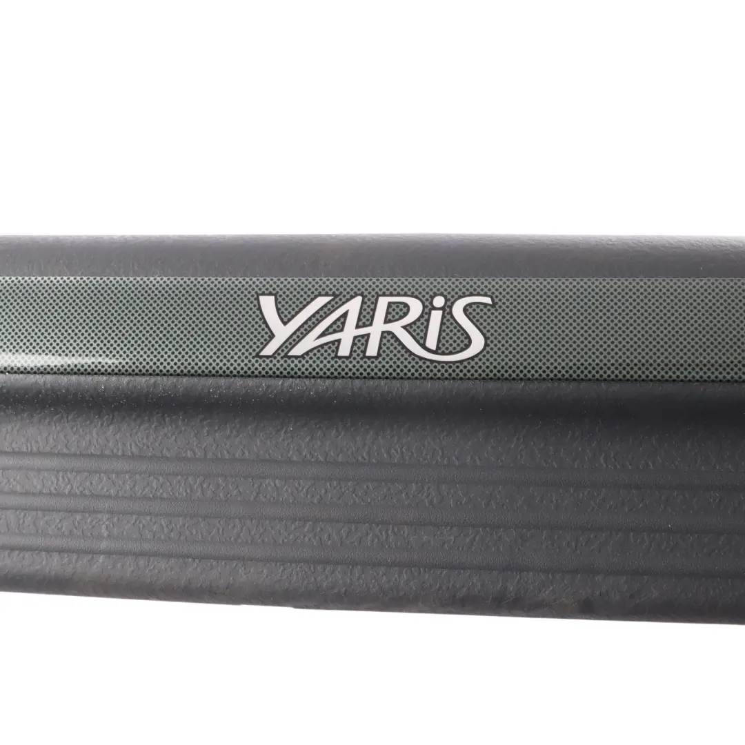 Toyota Yaris Mk1 XP10 Front Door Entrance Kick Plate Strip Right O/S 67913-0D010 - SKU 679130D010 - Part number 679130D010