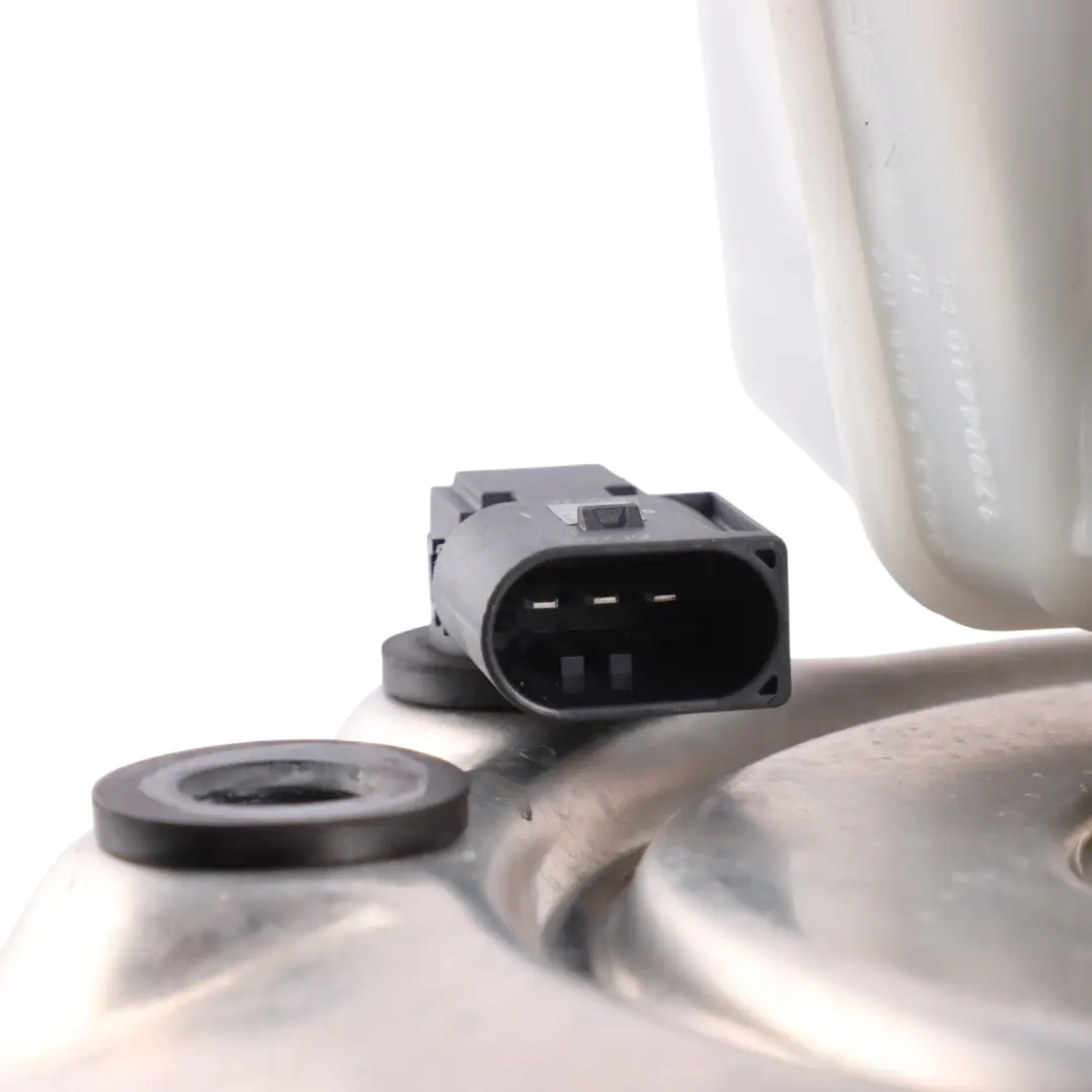 Brake Booster Servo Master Cylinder Expansion Tank 6857914 to BMW F46 with Part number 6873430 BMW F46 Brake Booster Servo Master Cylinder Expansion Tank 6857914 - SKU 6857914-1 - Part number 6873430