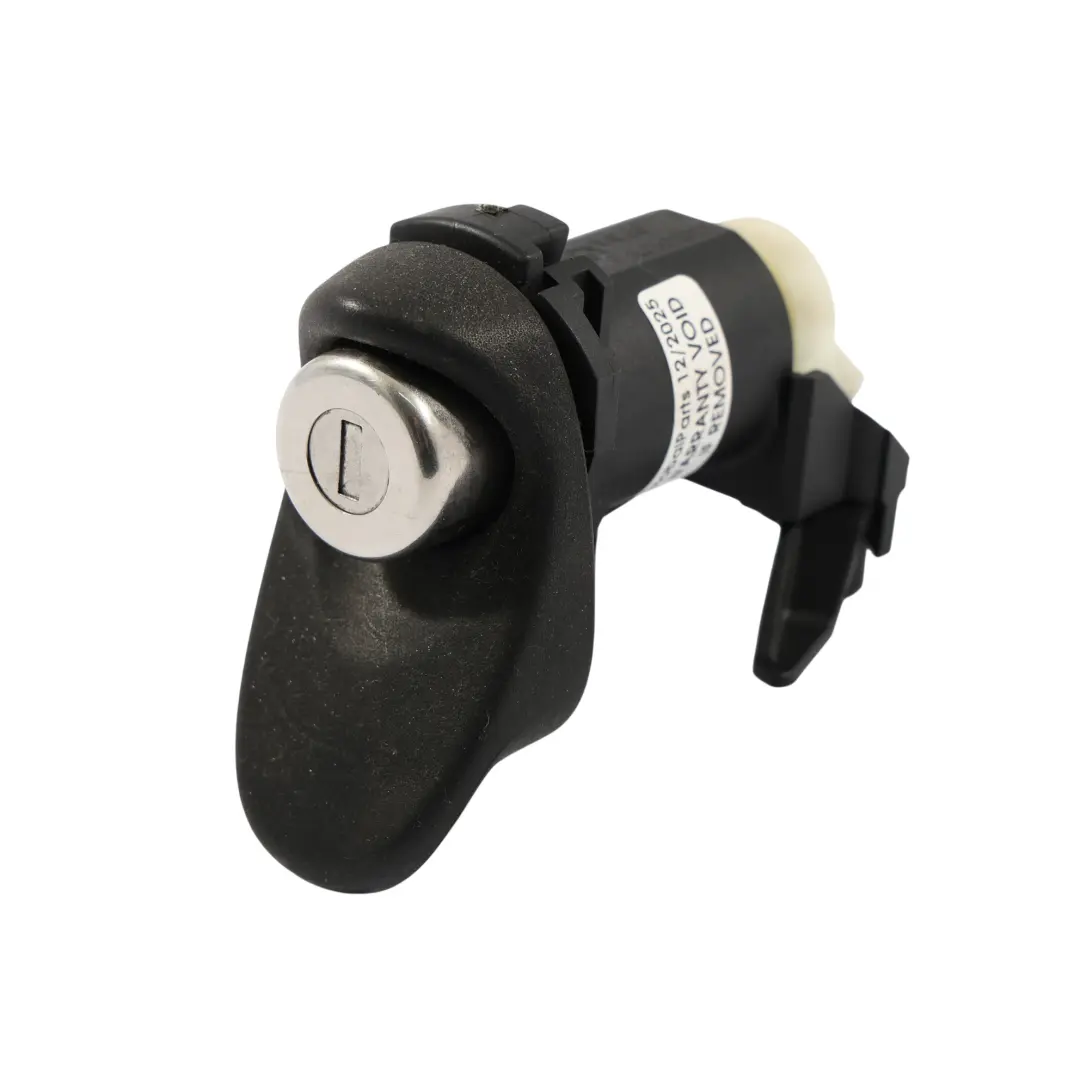 XP10 Zamek Cylinder Klucza Klapy Bagażnika Tył do Toyota Yaris o numerze 690900D020 Toyota Yaris XP10 Zamek Cylinder Klucza Klapy Bagażnika Tył - SKU 690900D020 - Numer Części 690900D020