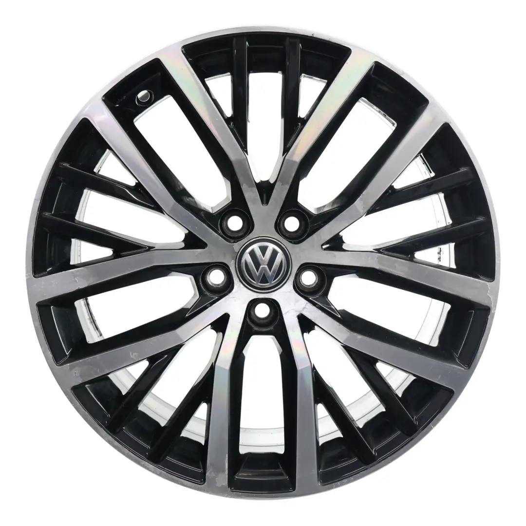 Felga Aluminiowa Srebrna 17" 7,5J ET:44 do Volkswagen Polo GTI 6R o numerze 6C0601025K Volkswagen Polo GTI 6R Felga Aluminiowa Srebrna 17" 7,5J ET:44 - SKU 6C0601025K-2 - Numer Części 6C0601025K