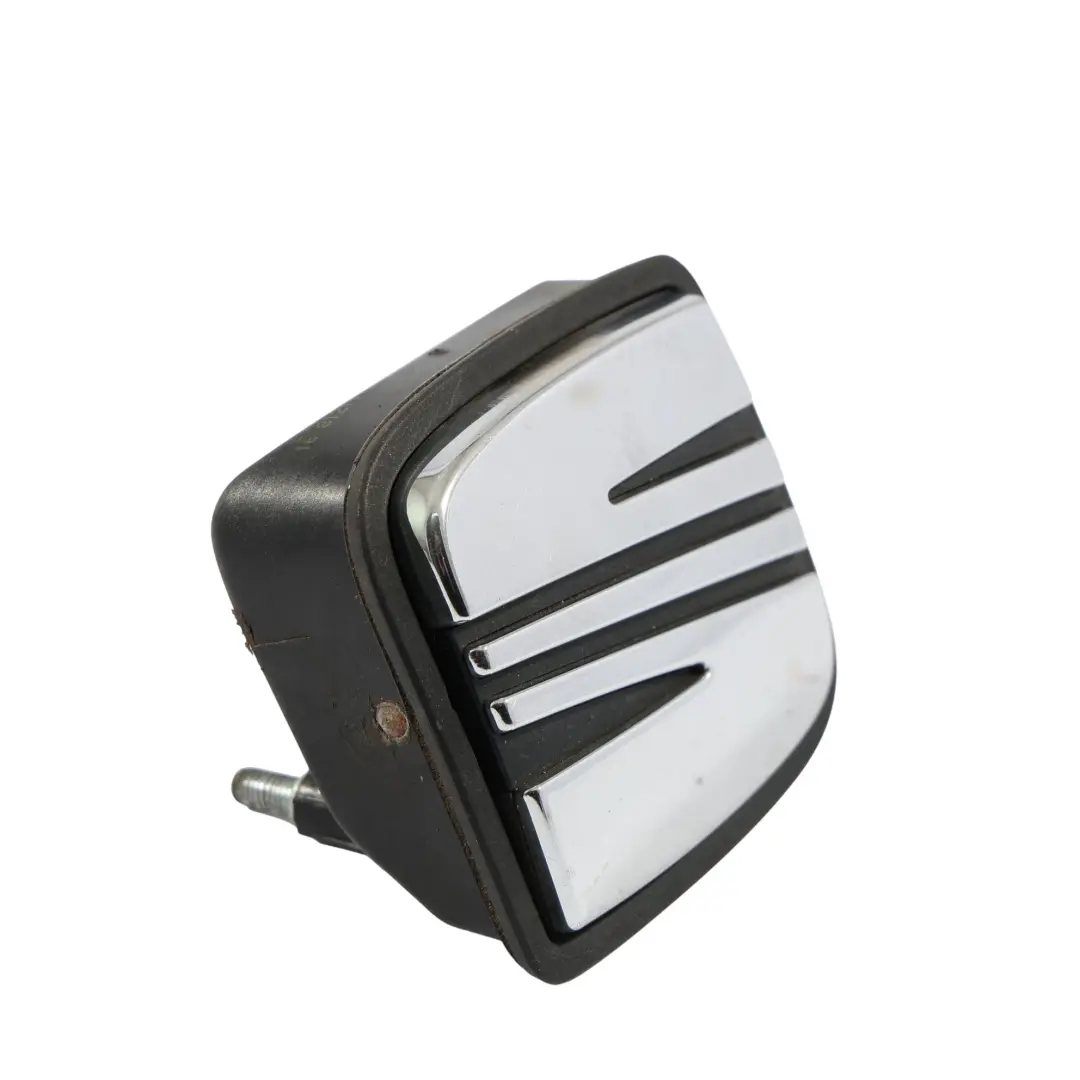6J Emblema Embellecedor Empuñadura Maletero Portón Trasero para Seat Ibiza con número de pieza 6J4827565C Seat Ibiza 6J Emblema Embellecedor Empuñadura Maletero Portón Trasero - SKU 6J4827565C - Número de pieza 6J4827565C