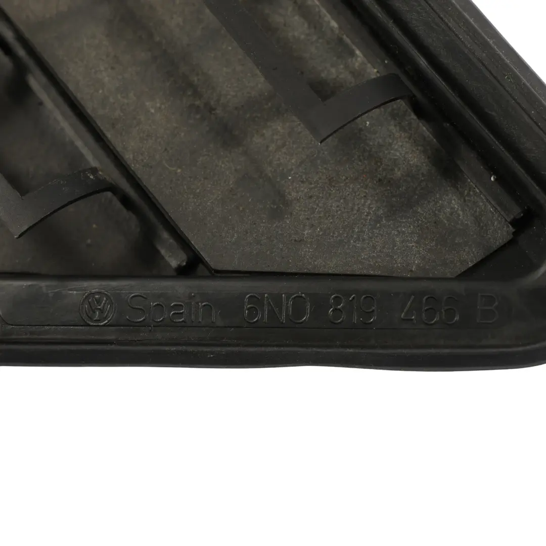 Porsche Boxster 986 Kratka Wentylacji Bagażnika Tył Prawo - SKU 6N0819466B - Numer Części 6N0819466B