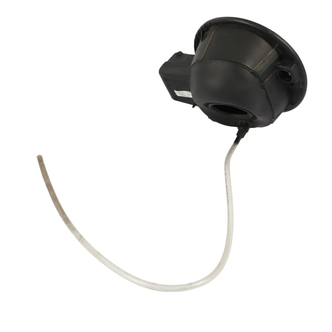 Osłona Klapka Wlewu Paliwa Czarna do Volkswagen Polo 6R o numerze 6R0809857L Volkswagen Polo 6R Osłona Klapka Wlewu Paliwa Czarna - SKU 6R0809857L-BLK - Numer Części 6R0809857L