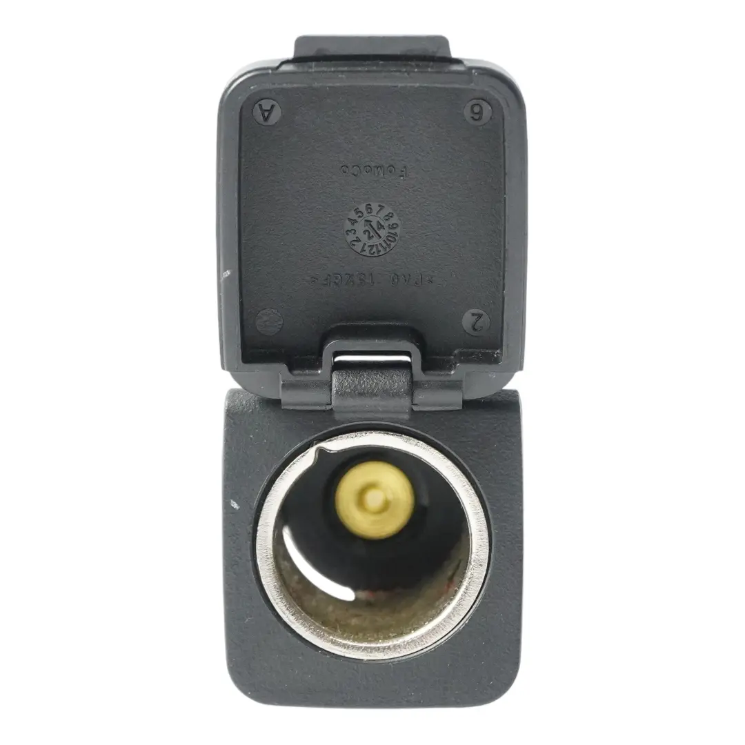 VW Volkswagen Amarok NF Uscita 12V Presa Accendisigari 6R33196247AA - SKU 6R33-196247-AA - Numero di parte 6R33-196247-AA