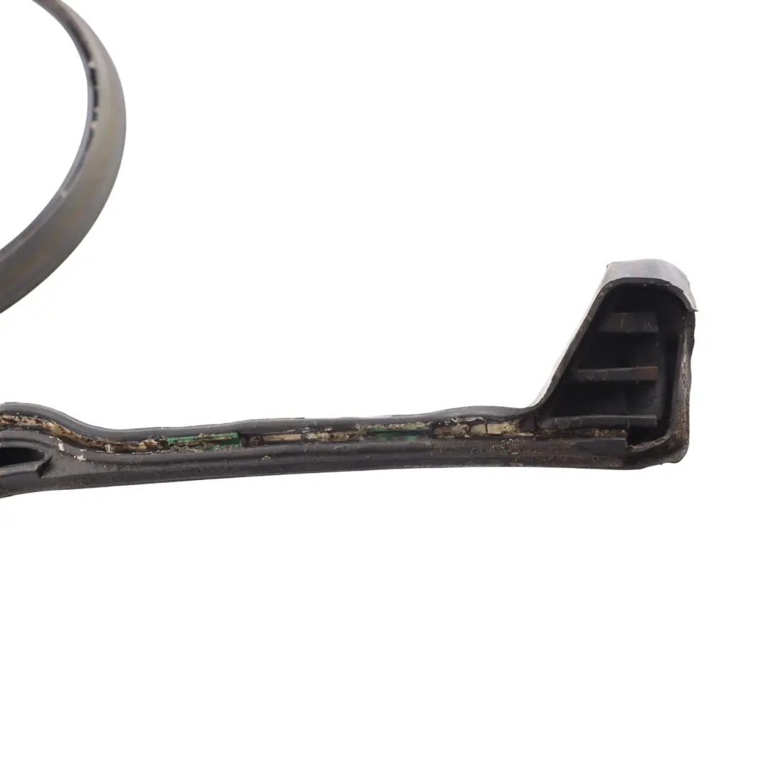 Folding Top Flap Sealing Seal Convertible Roof Rubber Gasket to BMW E64 with Part number 7046400 BMW E64 Folding Top Flap Sealing Seal Convertible Roof Rubber Gasket - SKU 7046400 - Part number 7046400