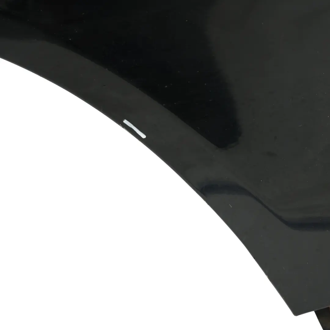 Błotnik Lewy Przedni Boczny Black Sapphire Czarny - 475 do BMW E60 E61 o numerze 7111429 BMW E60 E61 Błotnik Lewy Przedni Boczny Black Sapphire Czarny - 475 - SKU 7111429-BS - Numer Części 7111429